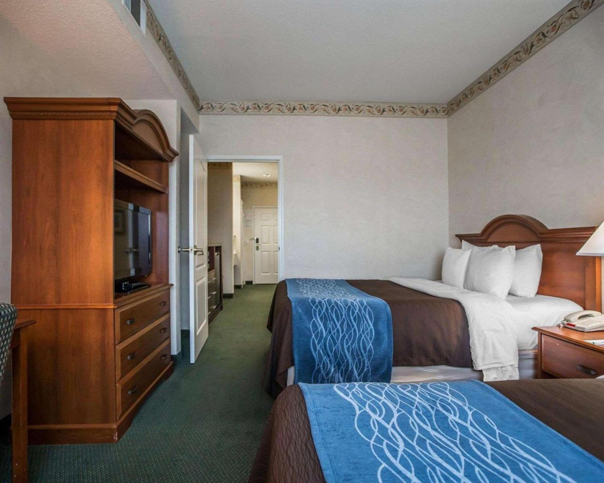 Quality Inn & Suites Dixon near I-88 photo 35