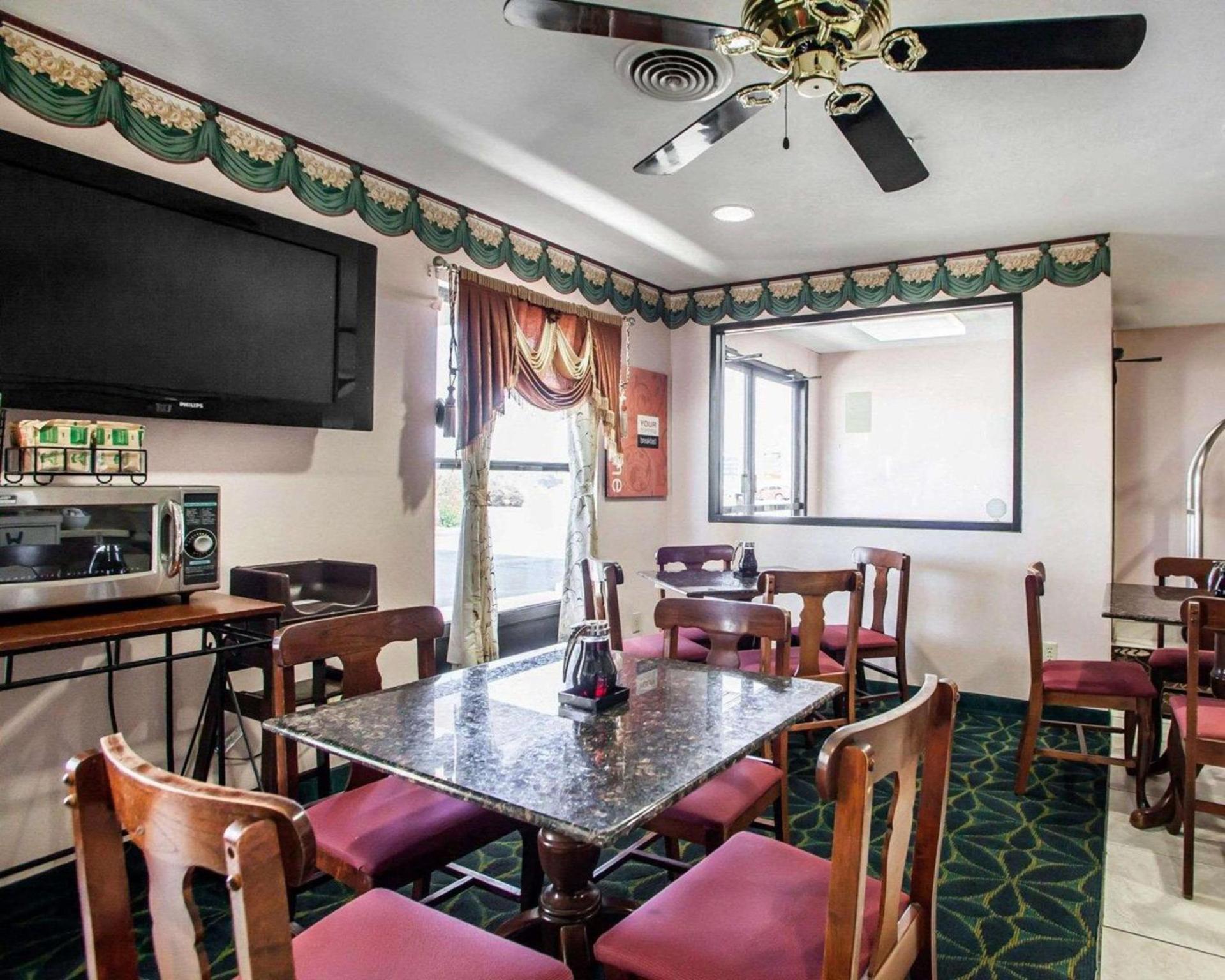 Quality Inn Arcola photo 20