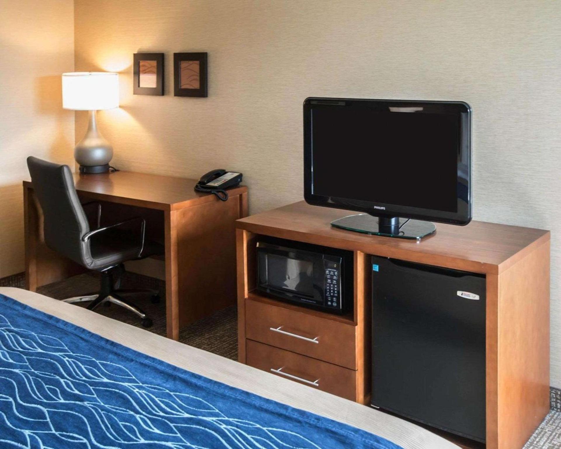 Comfort Inn Crystal Lake - Algonquin photo 9