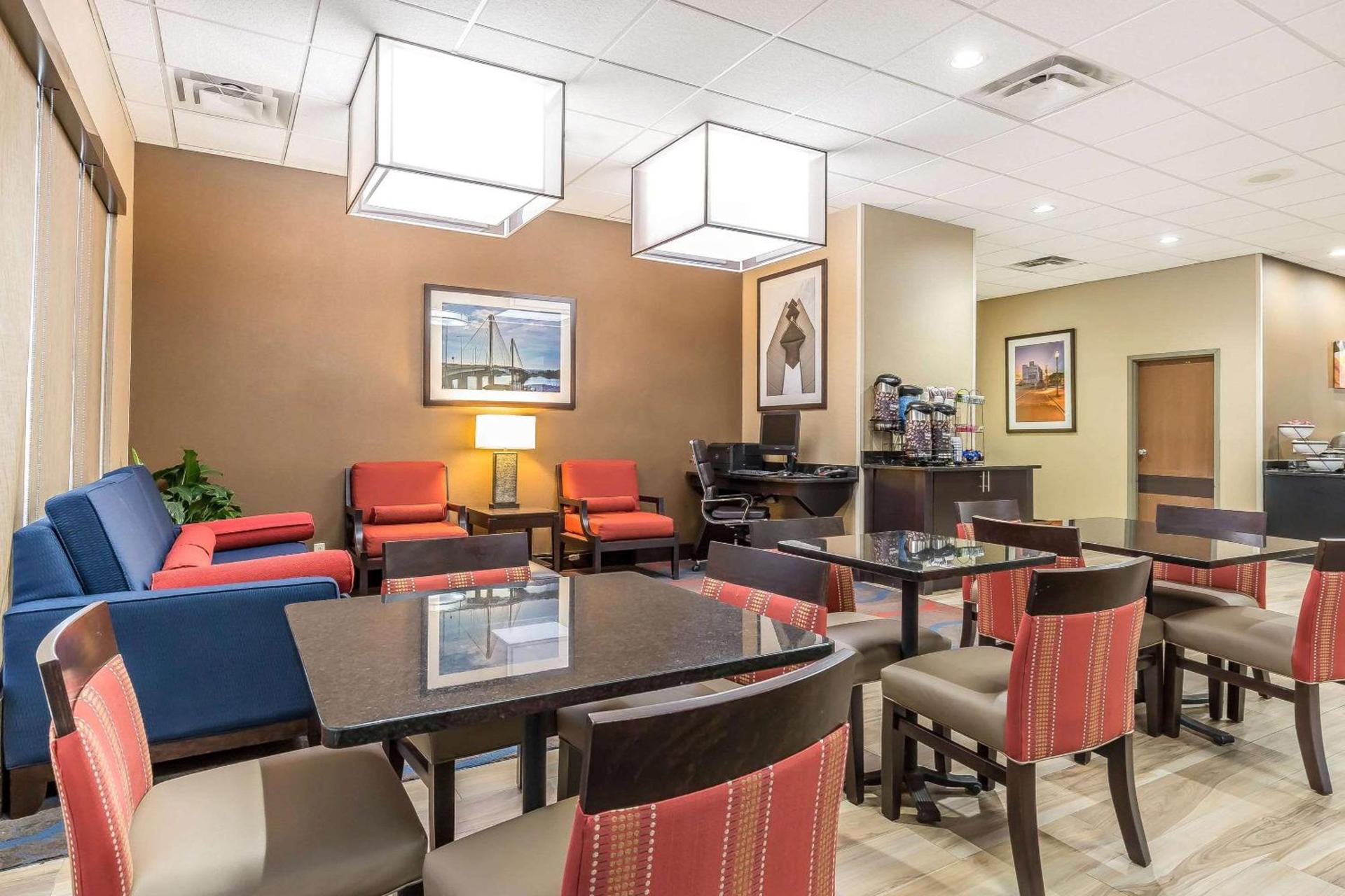Comfort Inn Alton near I-255 photo 37