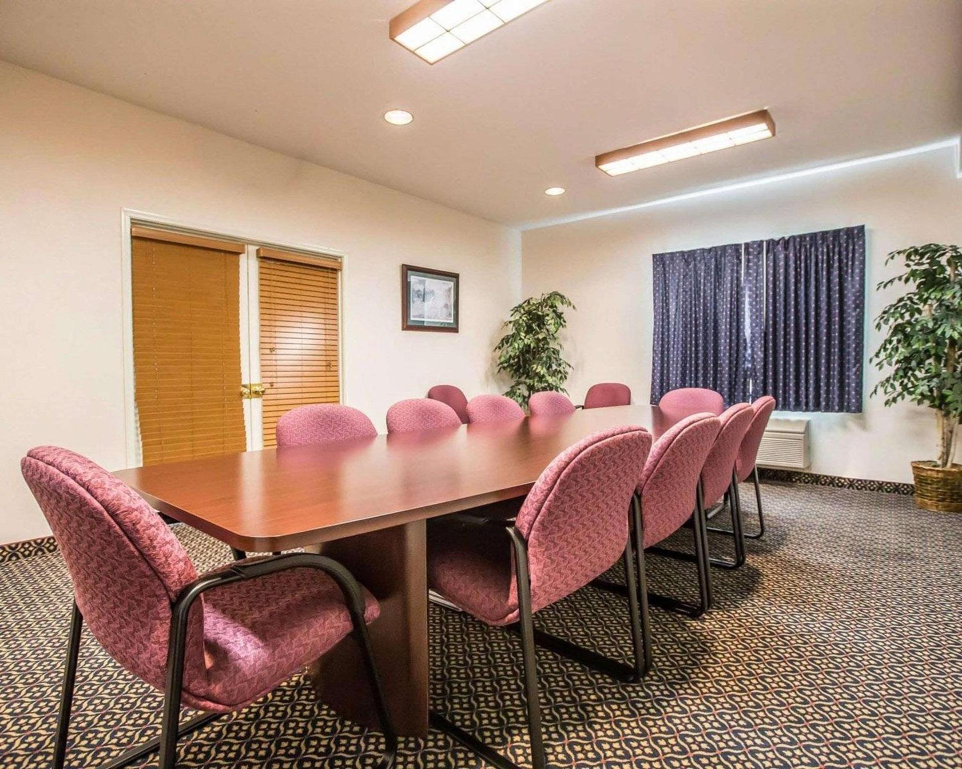 Quality Inn & Suites Dixon near I-88 photo 45