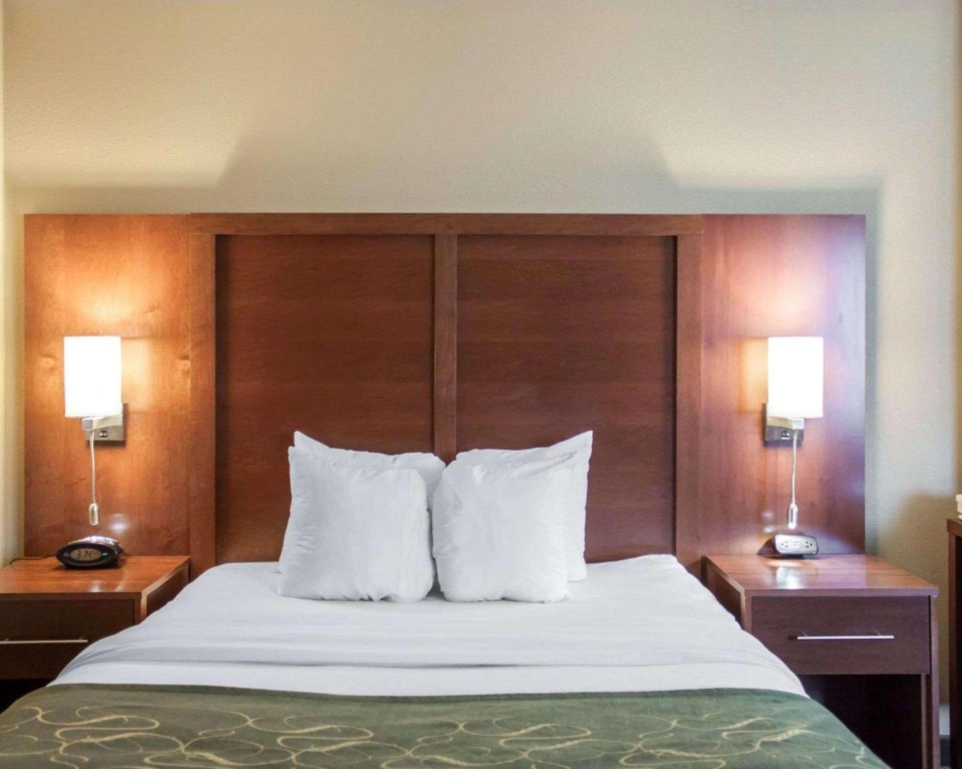 Comfort Suites Airport photo 20
