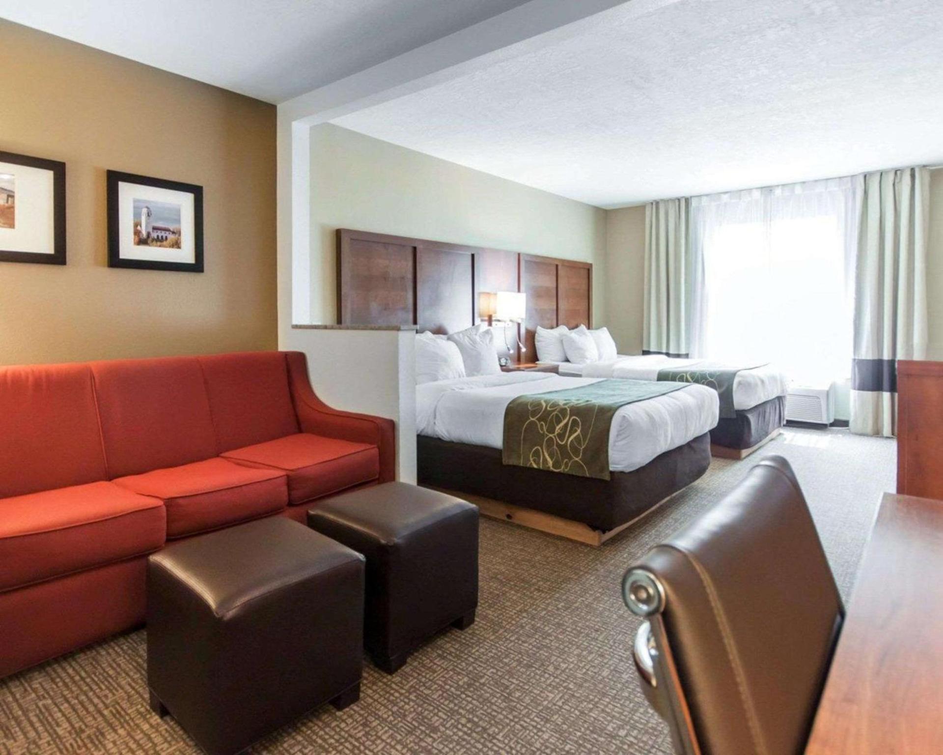 Comfort Suites Airport photo 33
