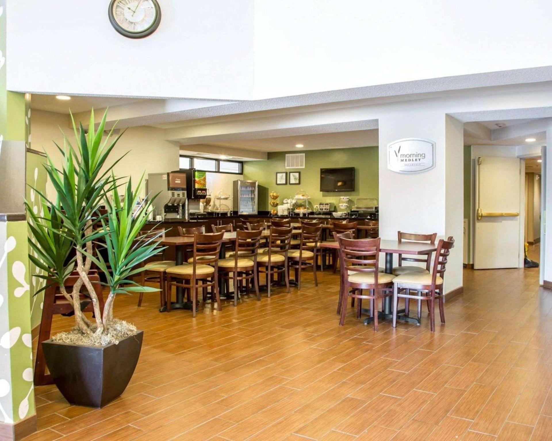 Sleep Inn Midway Airport photo 6