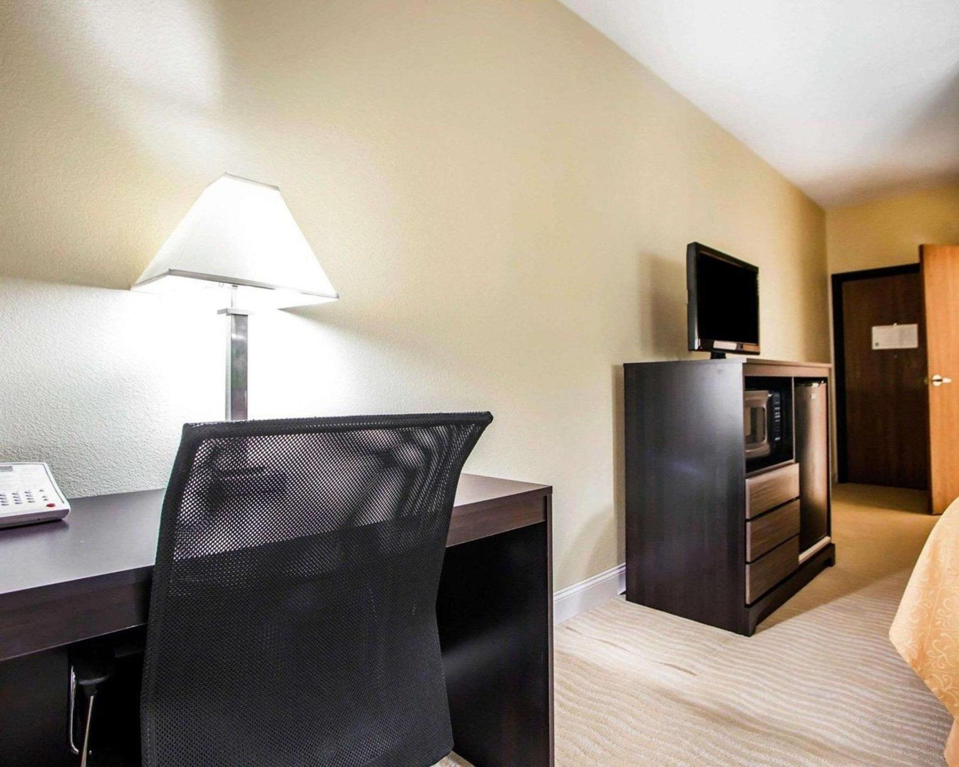Quality Inn & Suites Champaign North - Urbana photo 3
