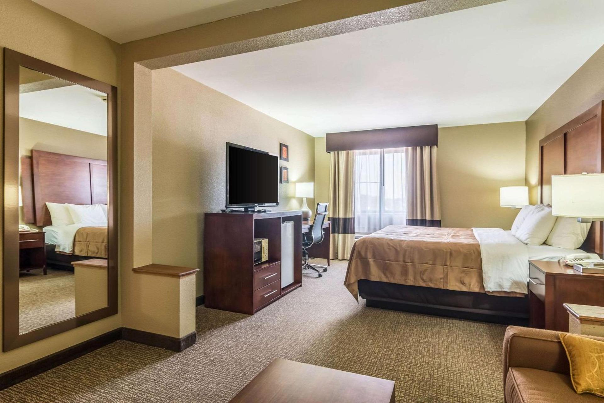 Quality Inn & Suites Salem near I-57 photo 23