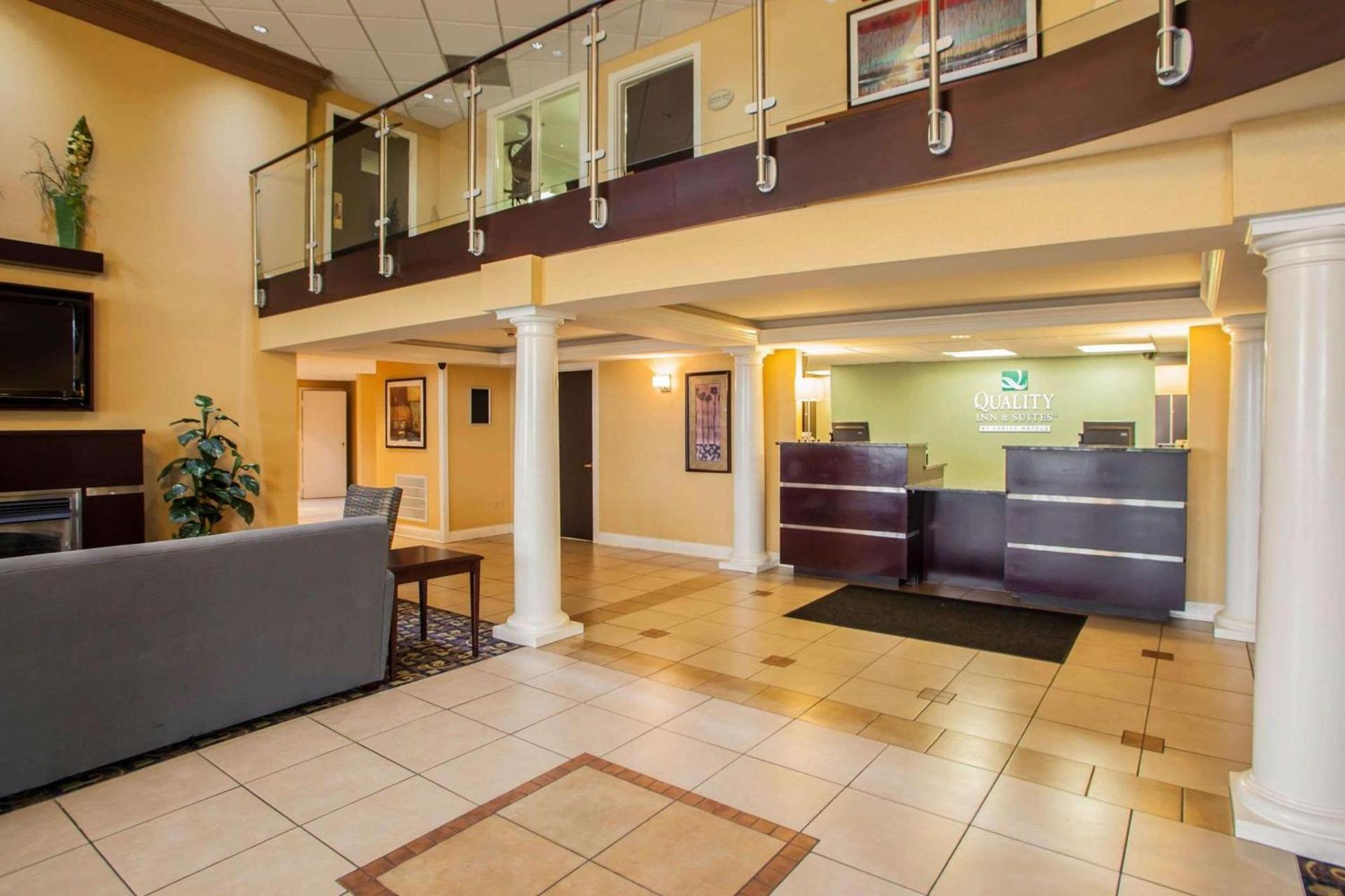 Quality Inn & Suites St Charles -West Chicago photo 27