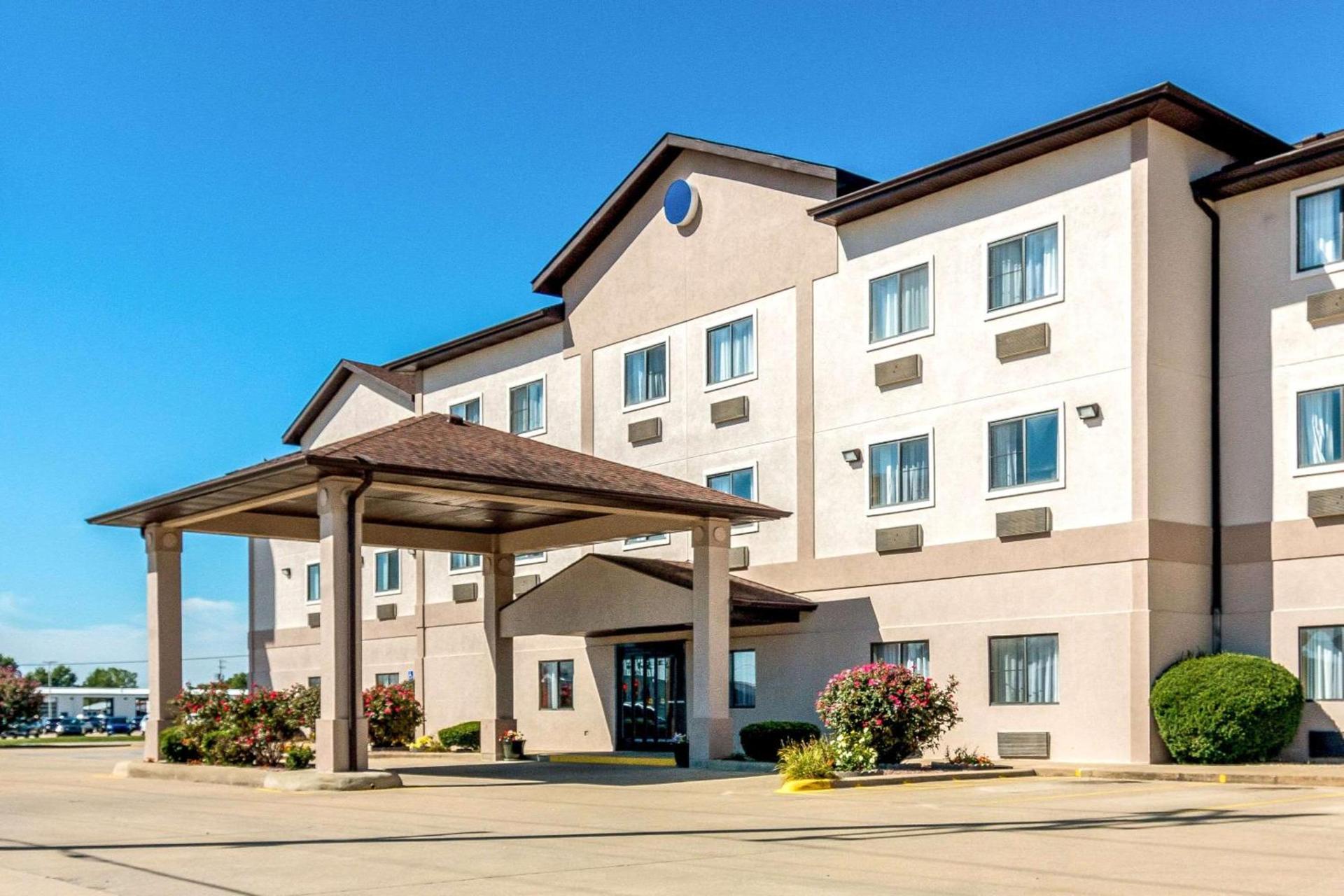Quality Inn & Suites Salem near I-57 — hotel in Salem