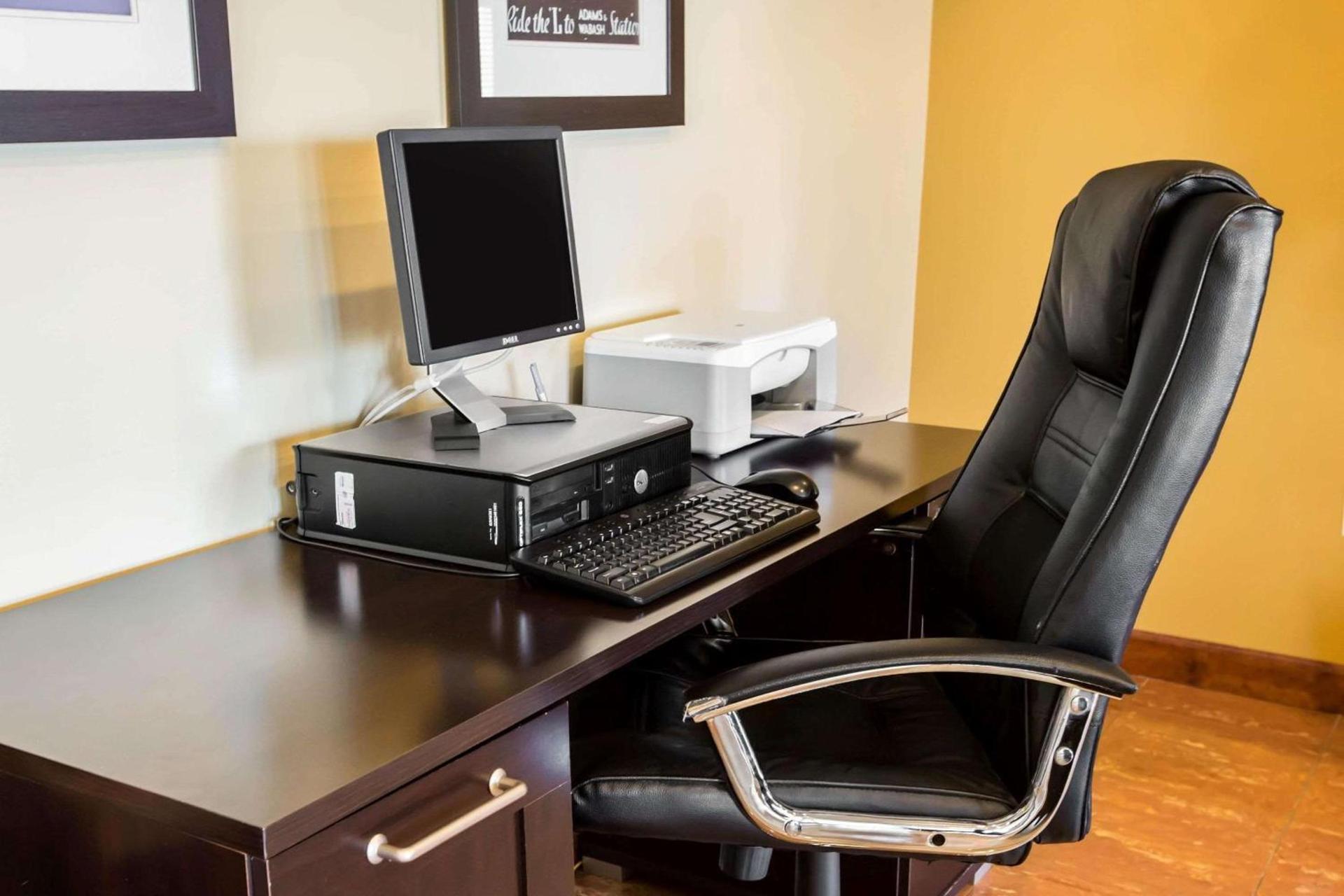 Comfort Inn Crystal Lake - Algonquin photo 23