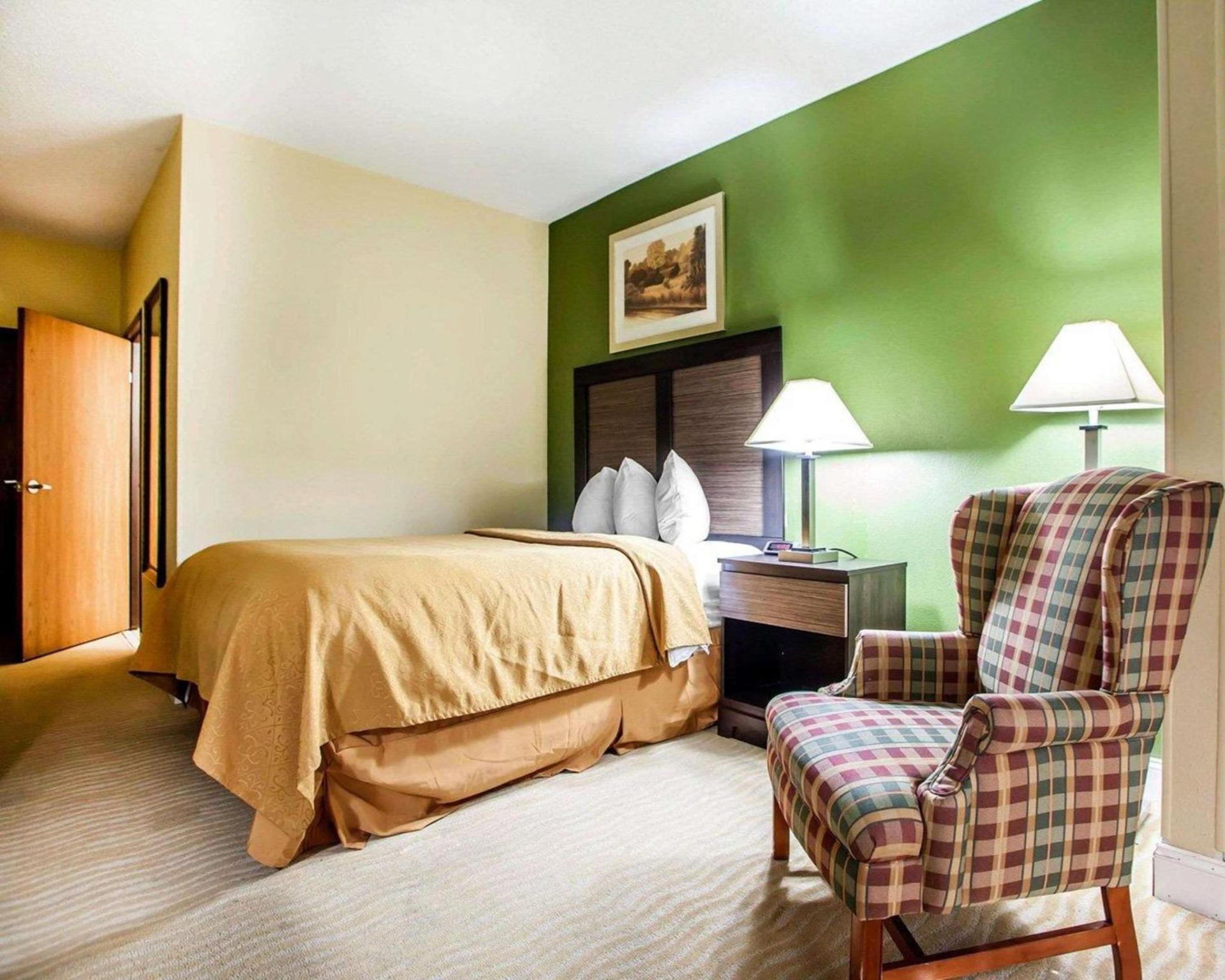 Quality Inn & Suites Champaign North - Urbana photo 7