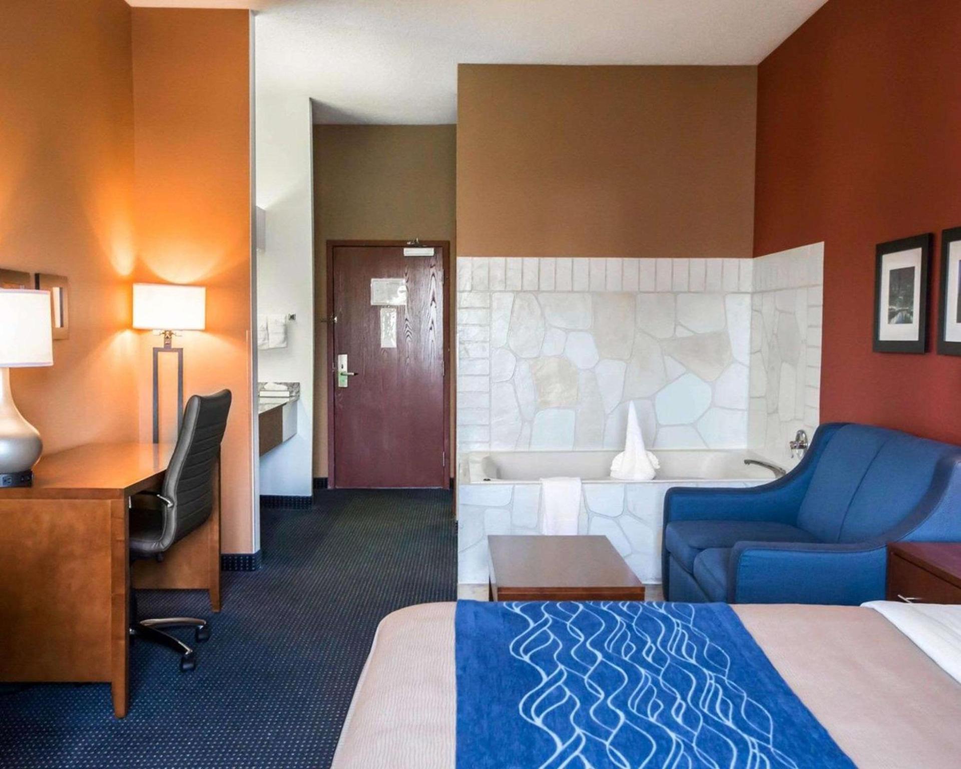Comfort Inn Crystal Lake - Algonquin photo 14