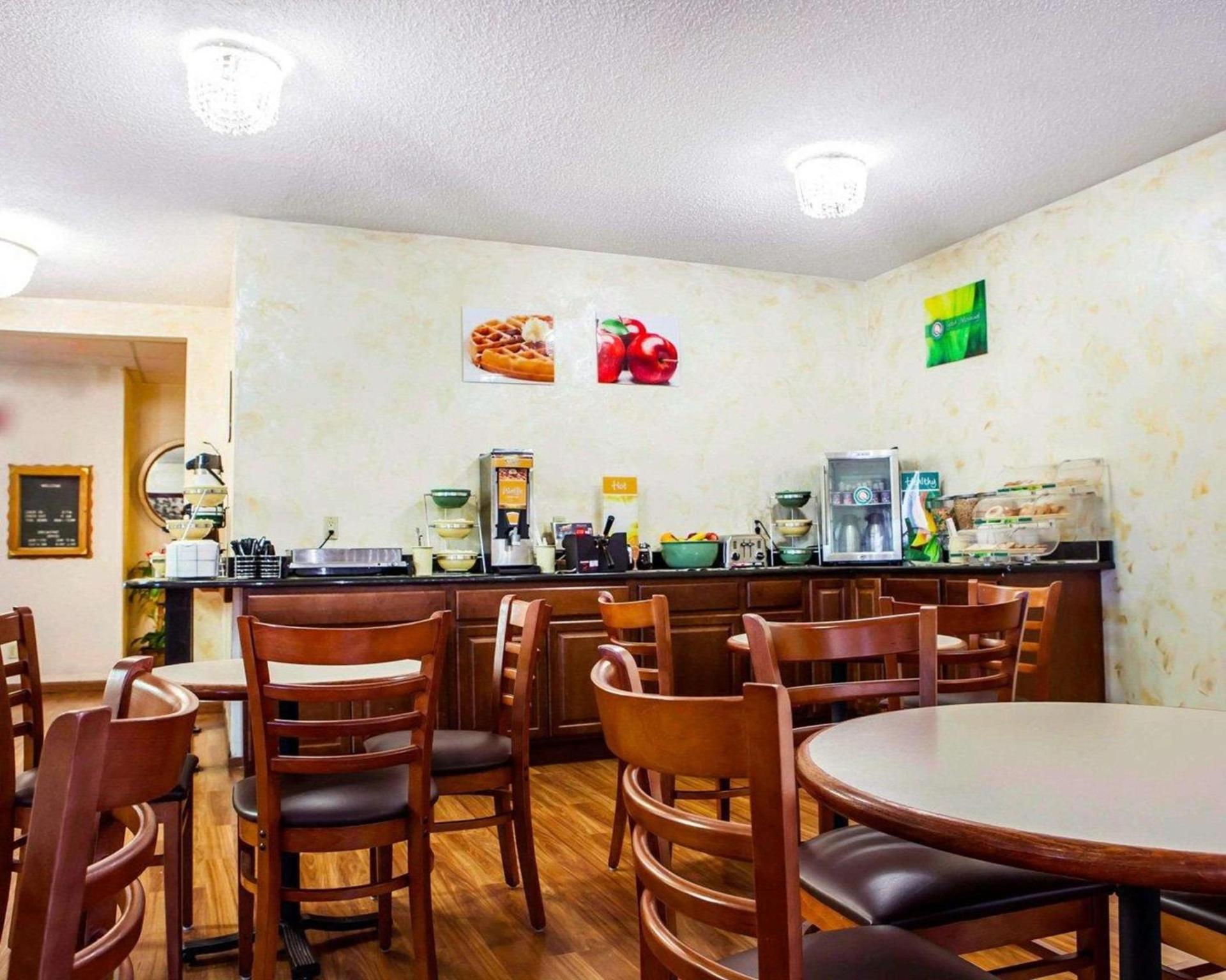Quality Inn & Suites Champaign North - Urbana photo 8