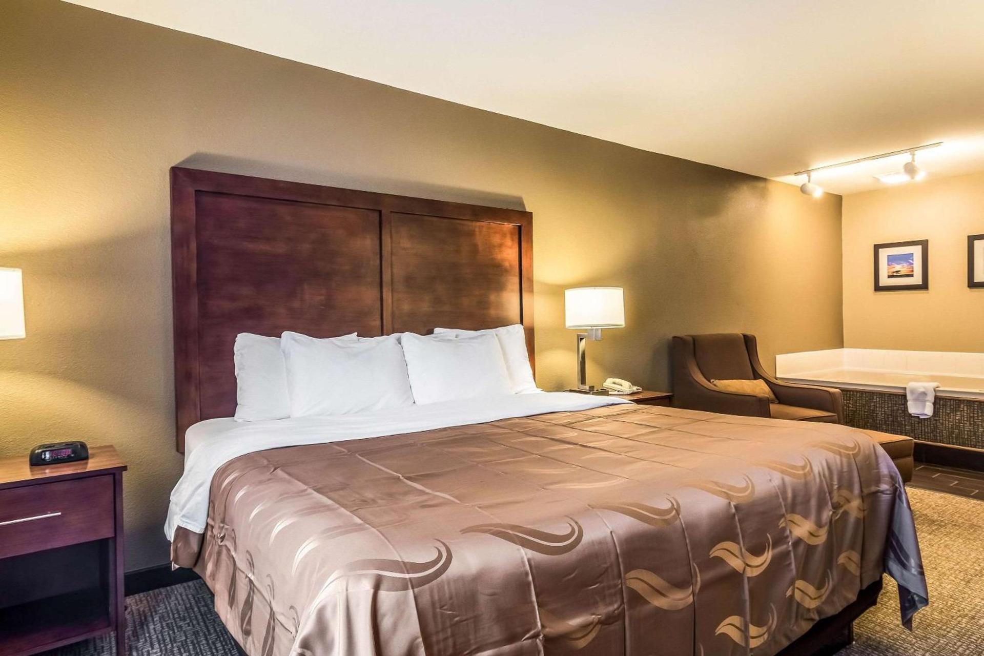 Quality Inn & Suites Salem near I-57 photo 27