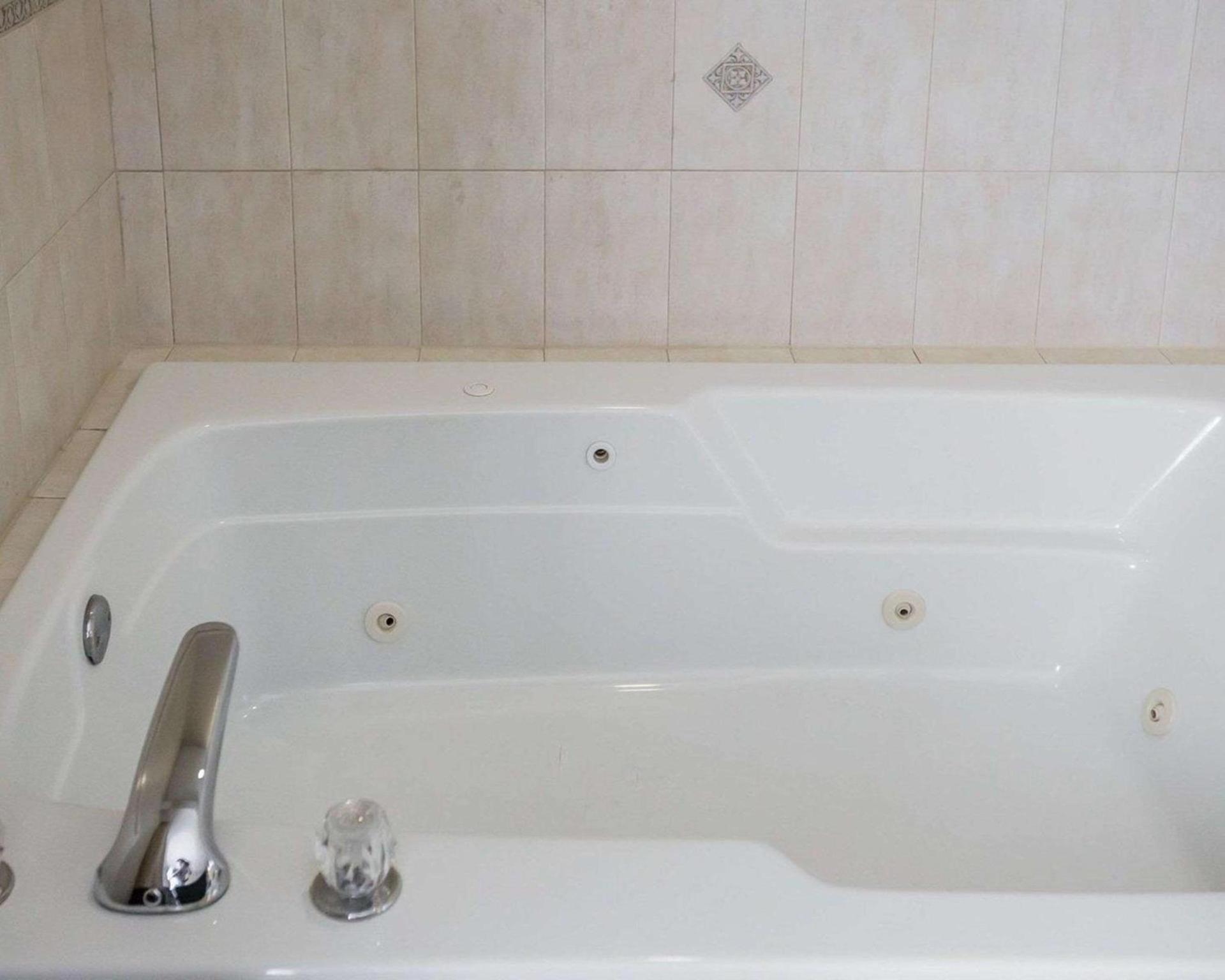 Quality Inn & Suites Dixon near I-88 photo 32