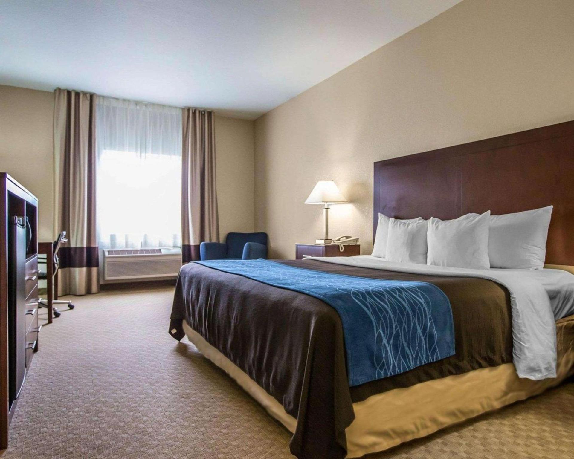 Quality Inn & Suites Dixon near I-88 photo 12