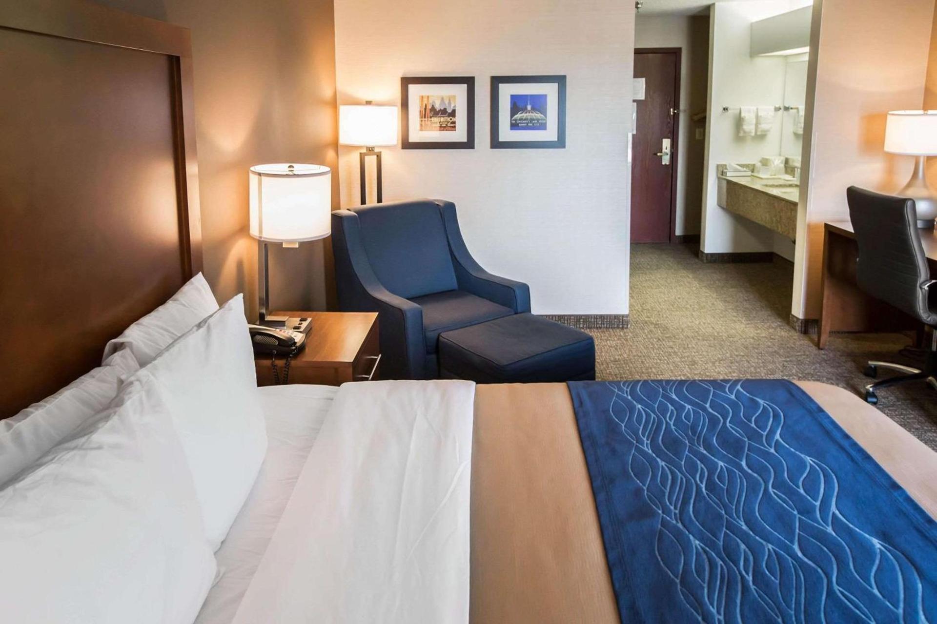 Comfort Inn Crystal Lake - Algonquin photo 7