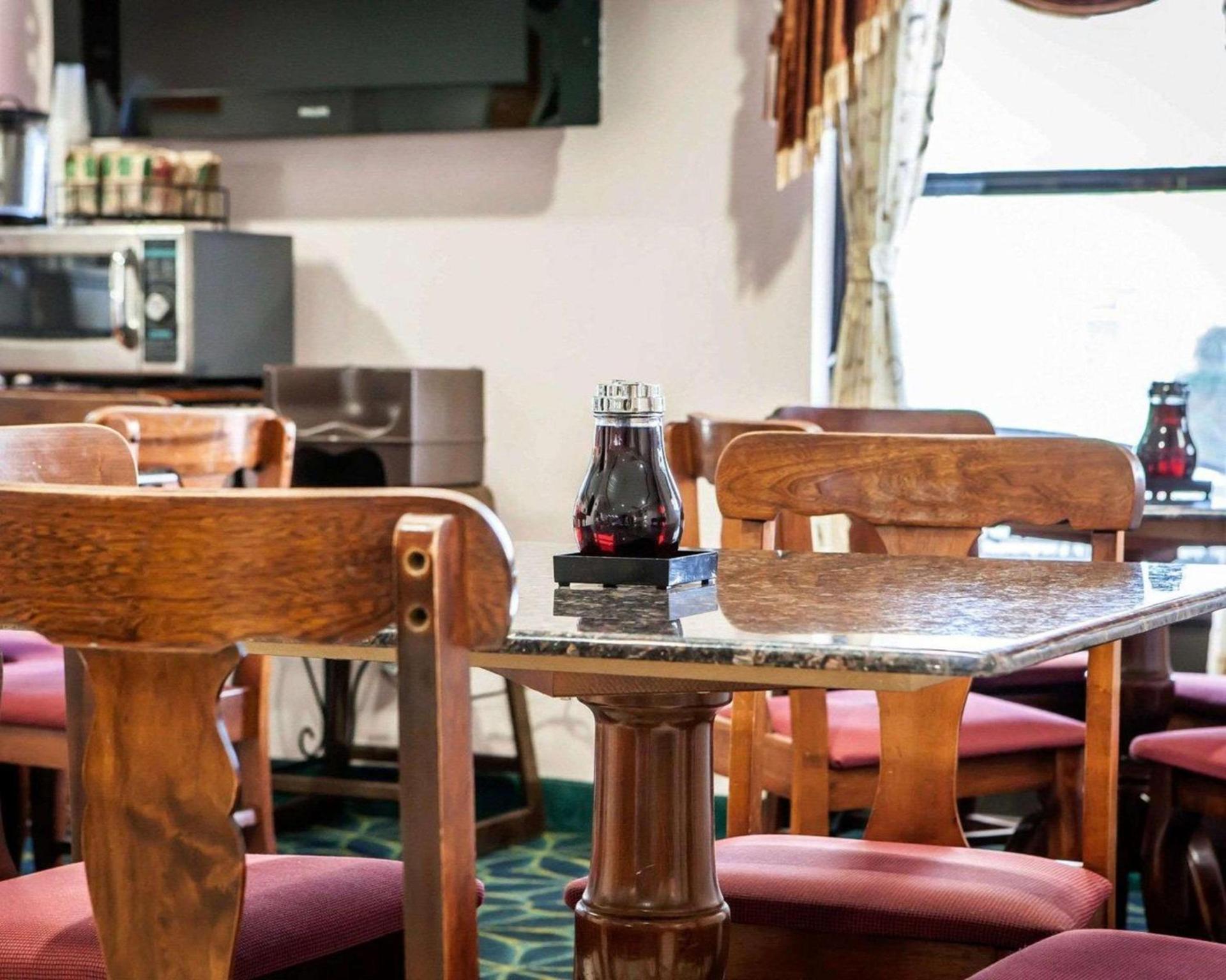 Quality Inn Arcola photo 19