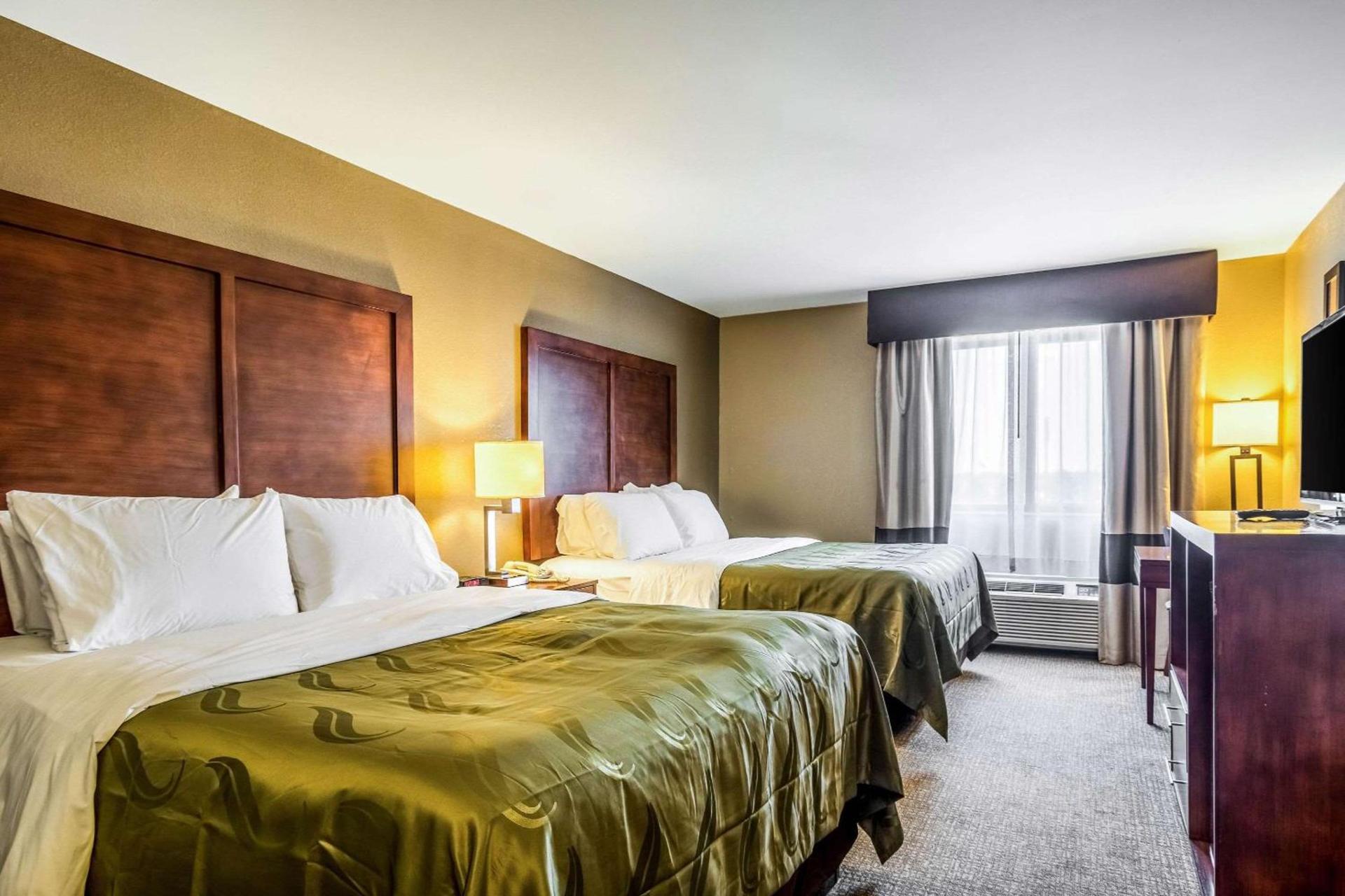 Quality Inn & Suites Salem near I-57 photo 7