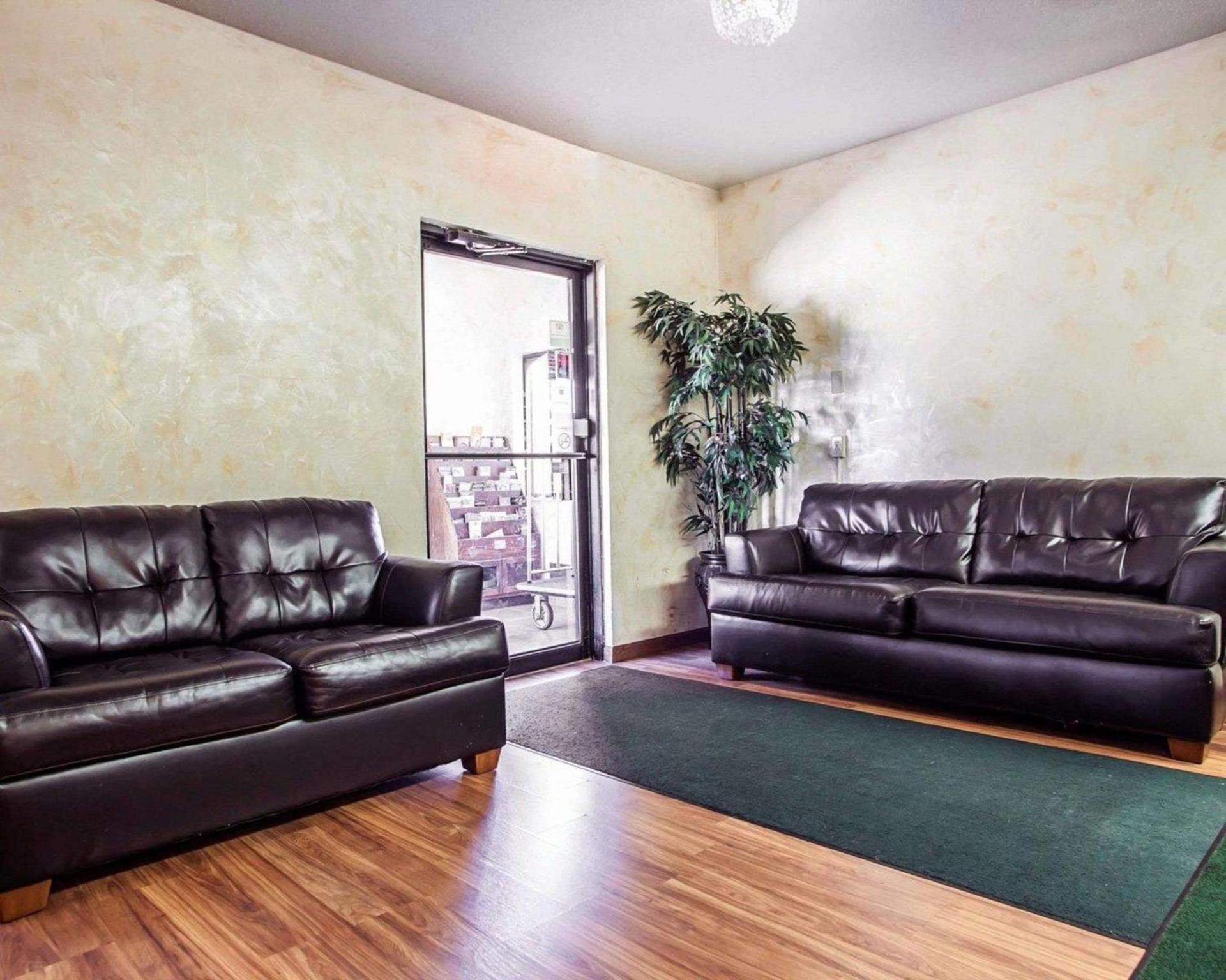 Quality Inn & Suites Champaign North - Urbana photo 14