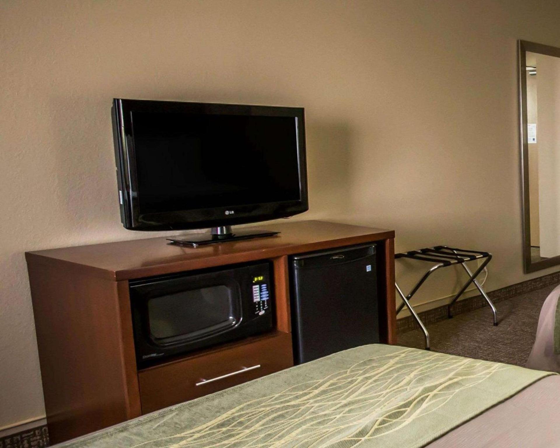 Comfort Inn Morris I-80 photo 21
