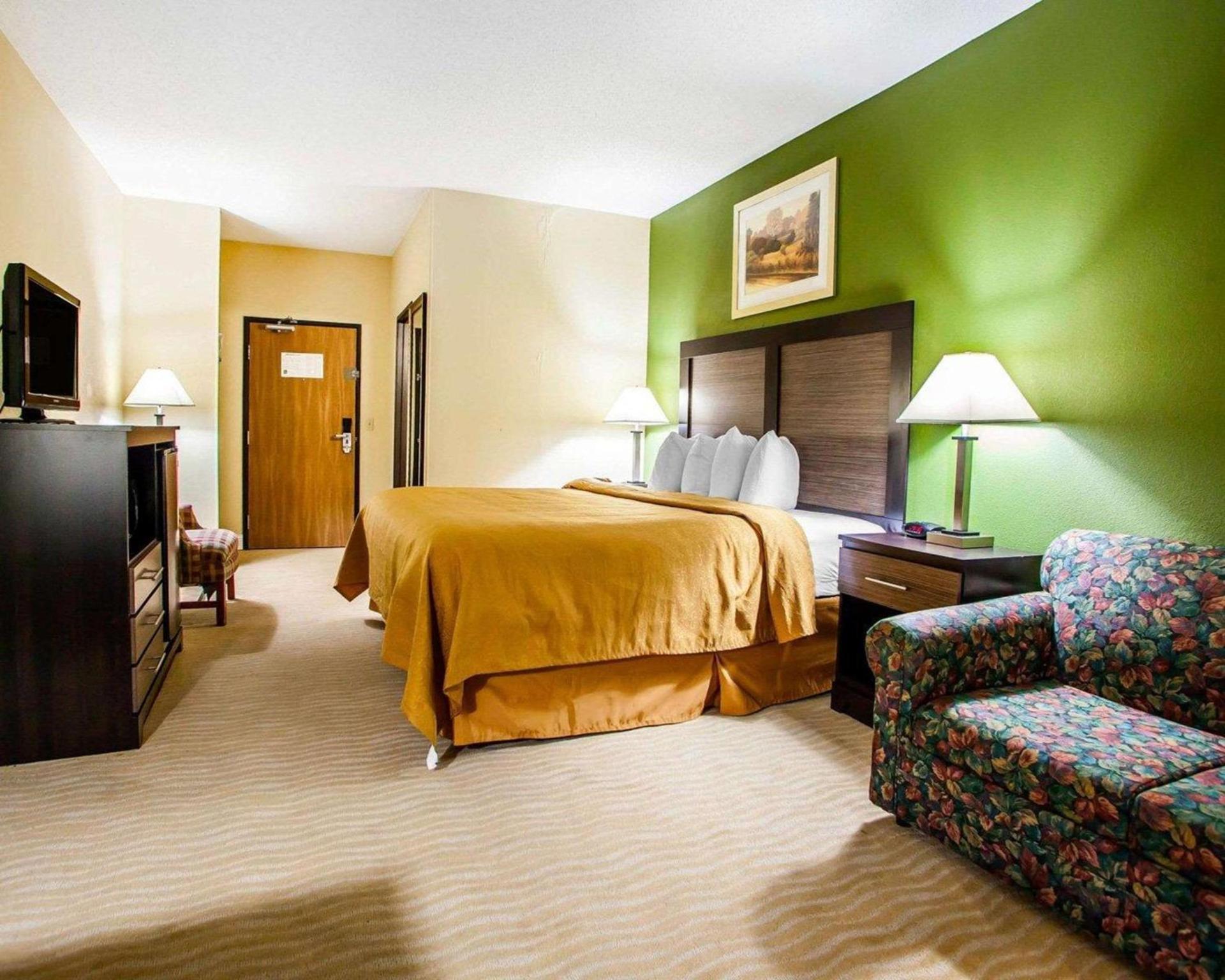 Quality Inn & Suites Champaign North - Urbana photo 20
