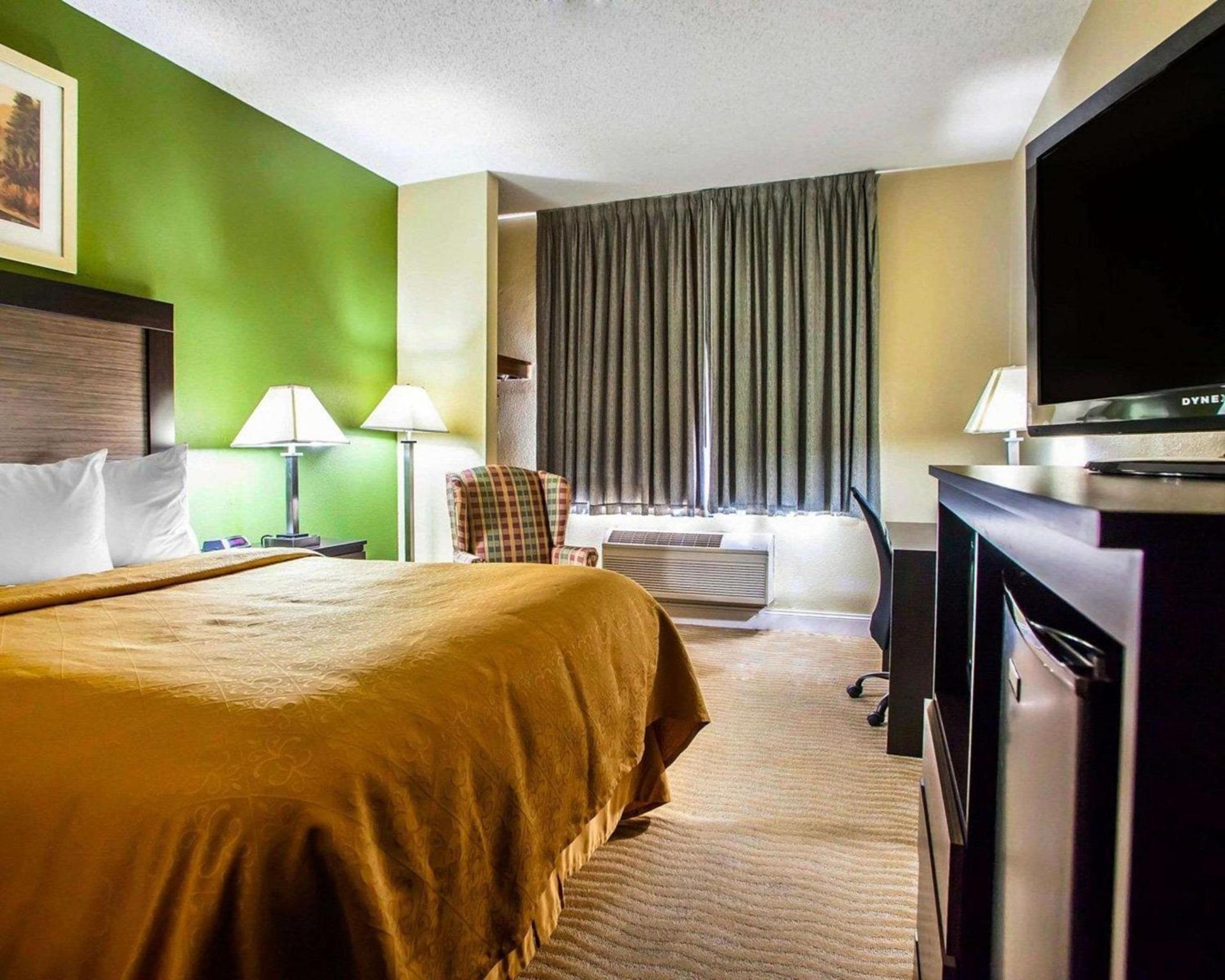 Quality Inn & Suites Champaign North - Urbana photo 21