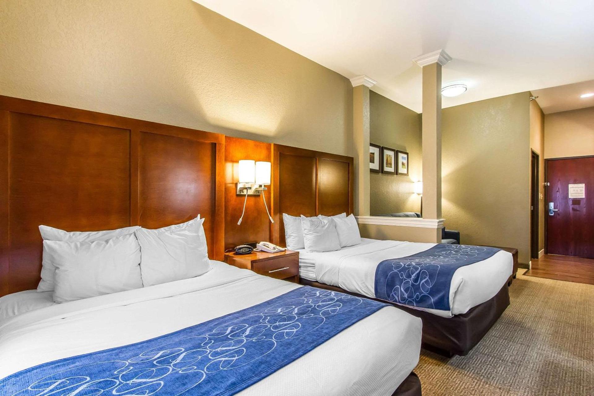 Comfort Suites Mattoon East photo 9