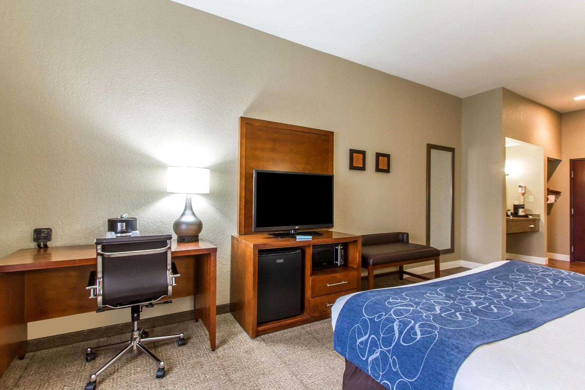 Comfort Suites Mattoon East photo 19