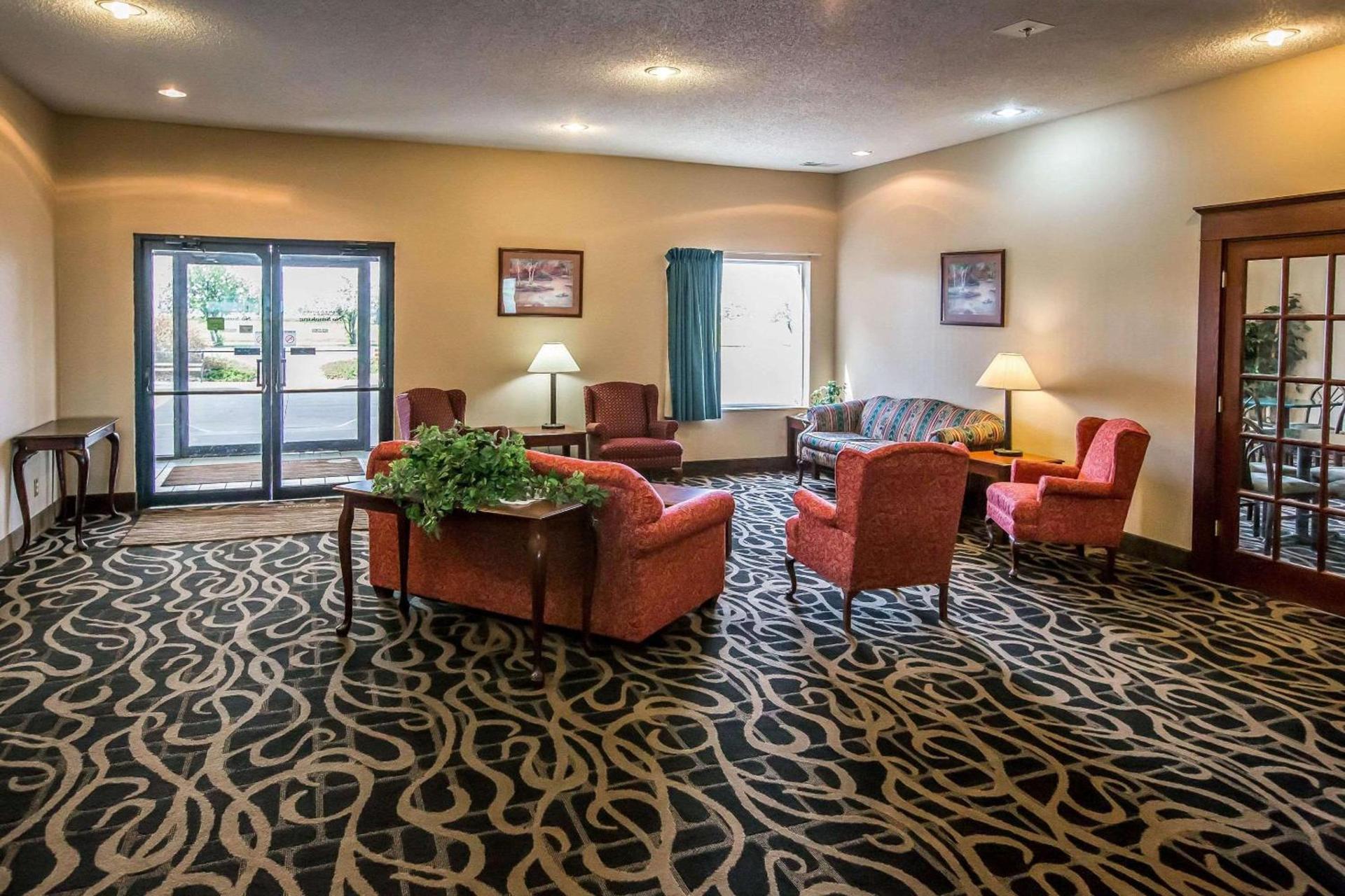 Quality Inn & Suites Mendota near I-39 photo 12