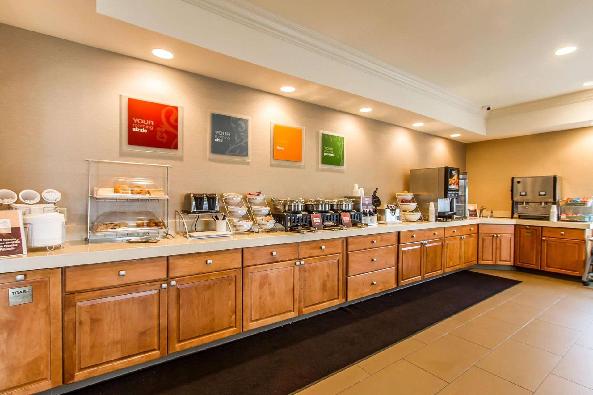Comfort Suites Mattoon East photo 29