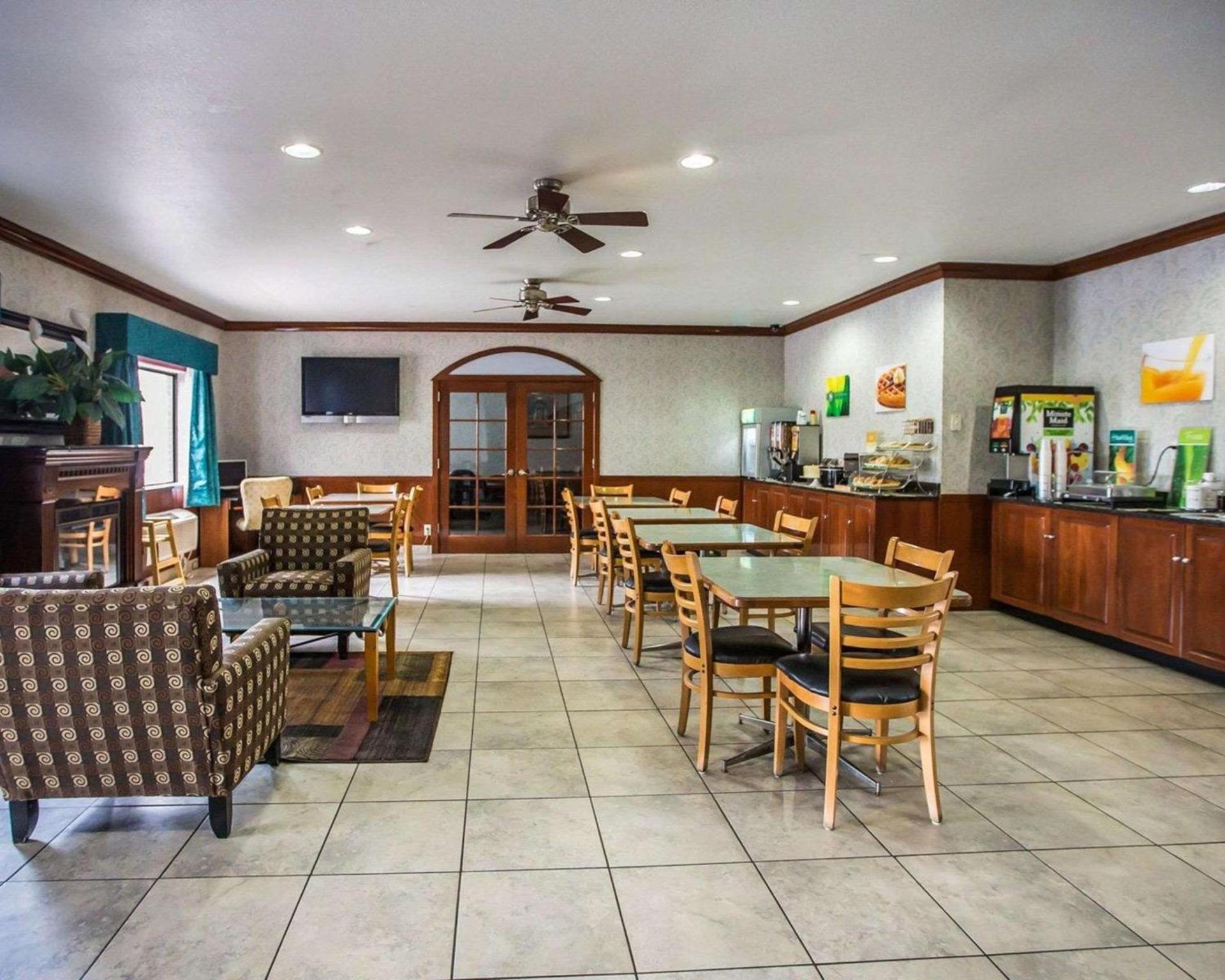 Quality Inn Peru near Starved Rock State Park photo 29