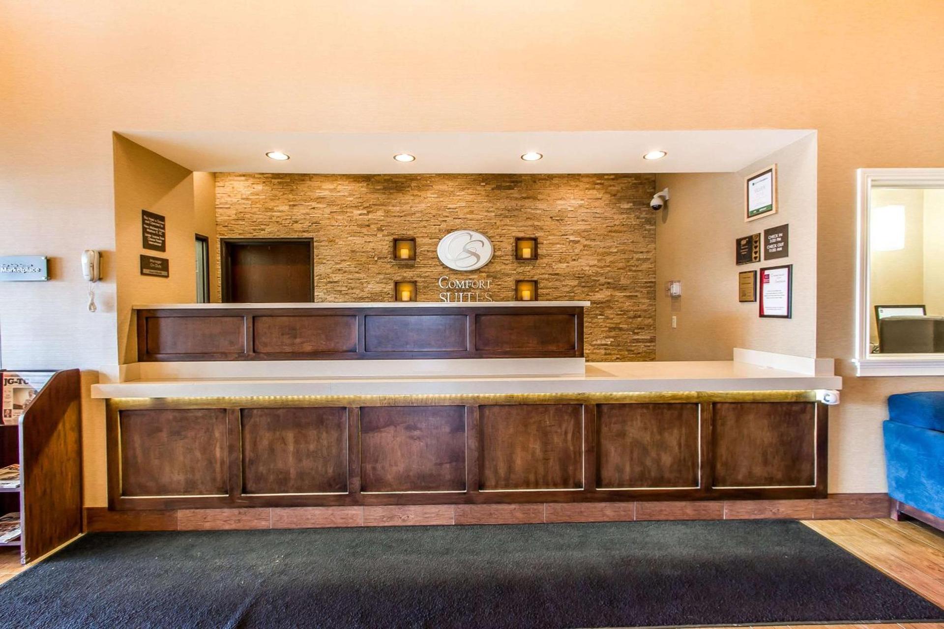 Comfort Suites Mattoon East photo 3