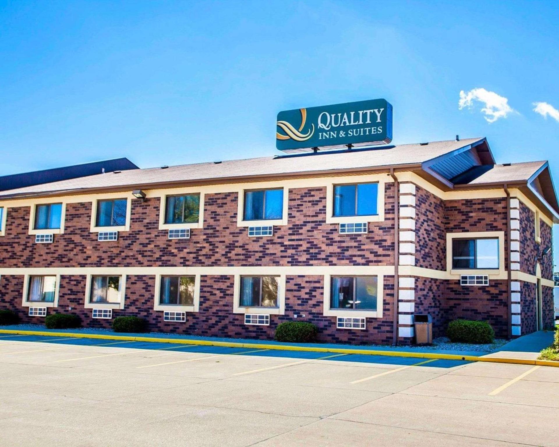 Quality Inn & Suites Champaign North - Urbana photo 30