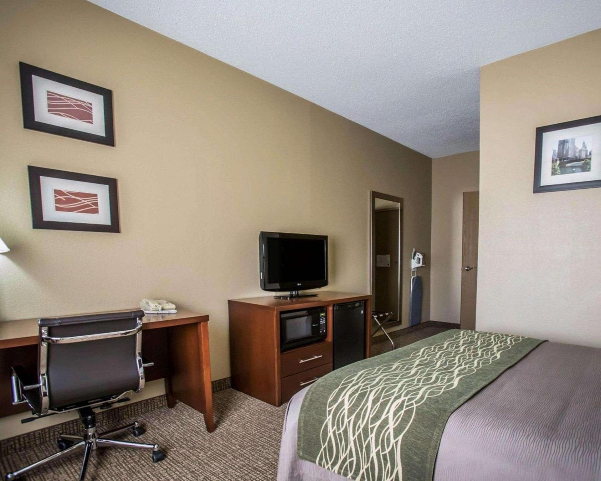 Comfort Inn Morris I-80 photo 7