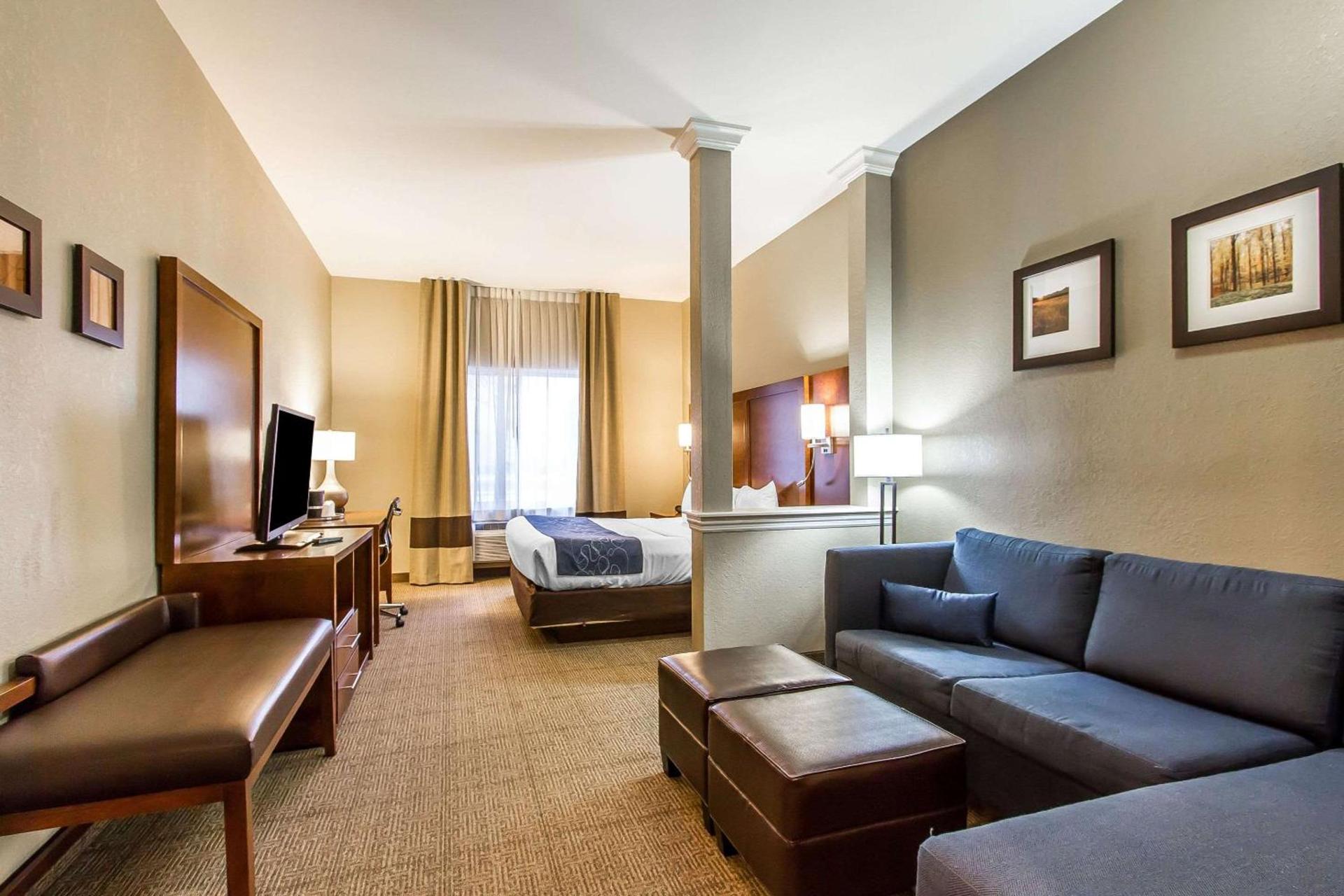 Comfort Suites Mattoon East photo 21