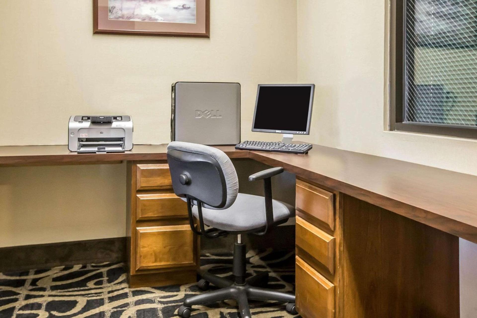 Quality Inn & Suites Mendota near I-39 photo 1