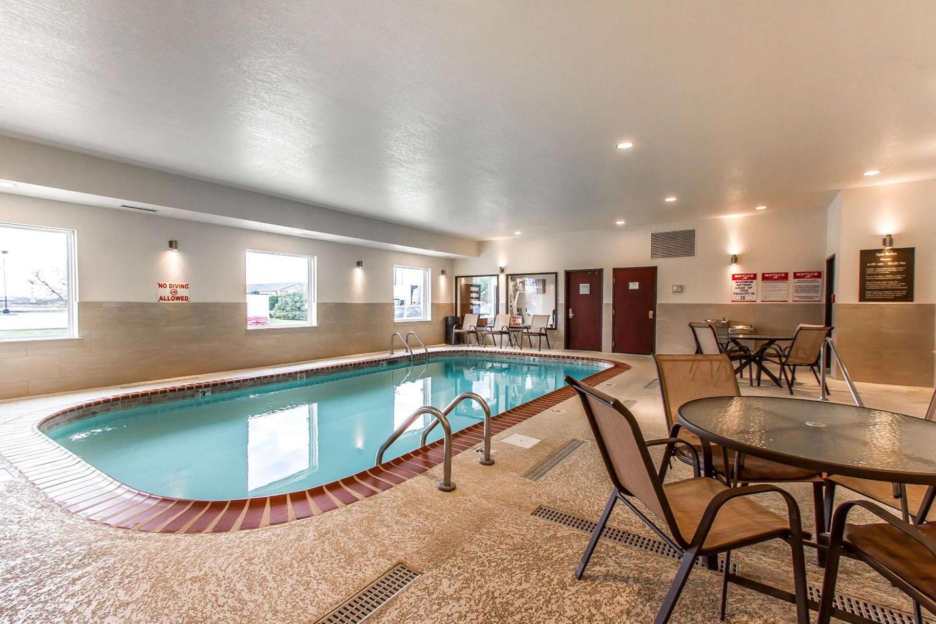 Comfort Suites Mattoon East photo 24