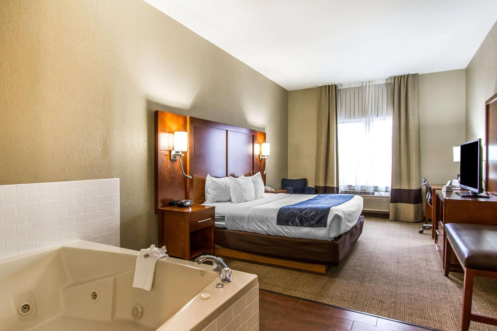 Comfort Suites Mattoon East photo 20