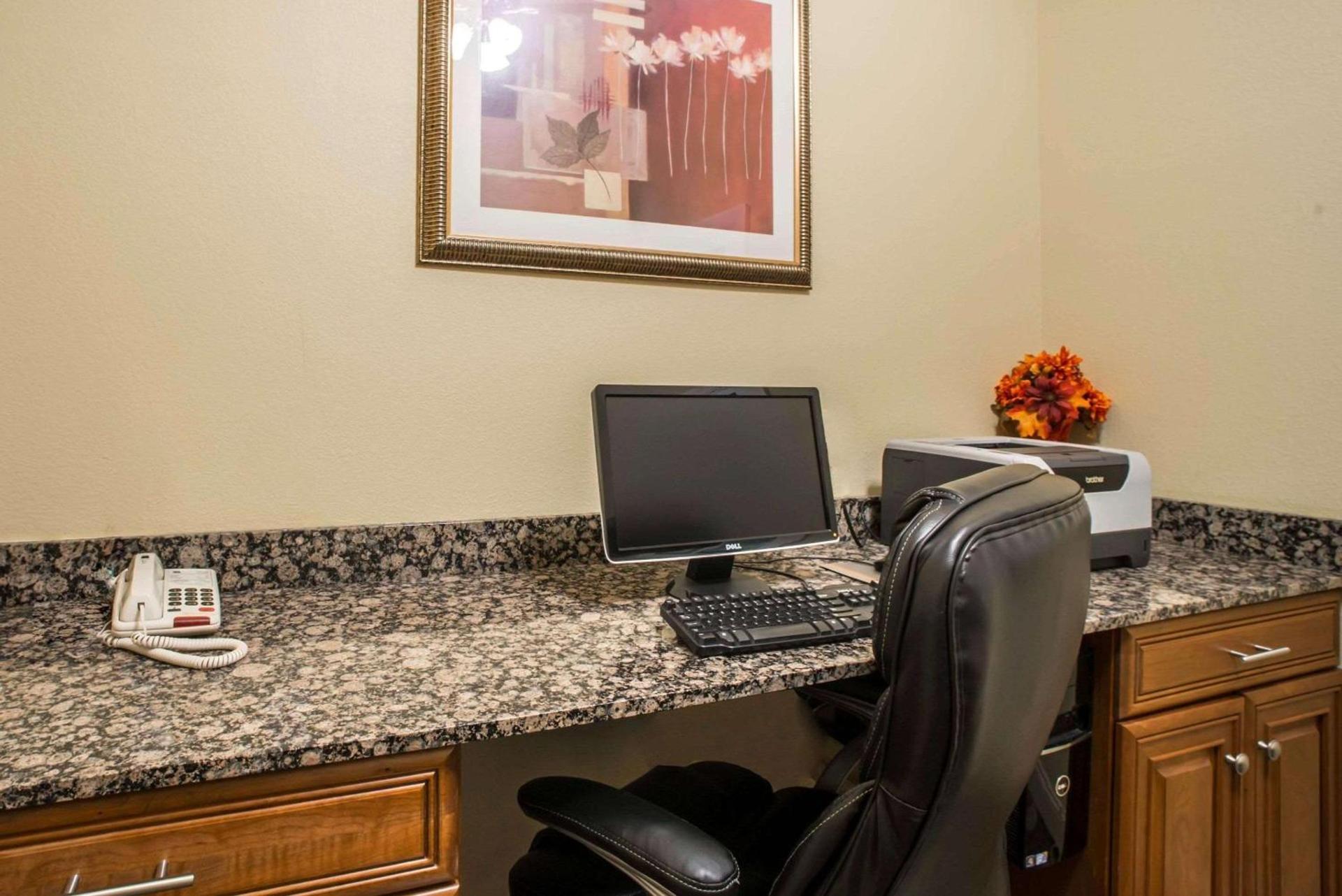 Quality Inn Litchfield Route 66 photo 17