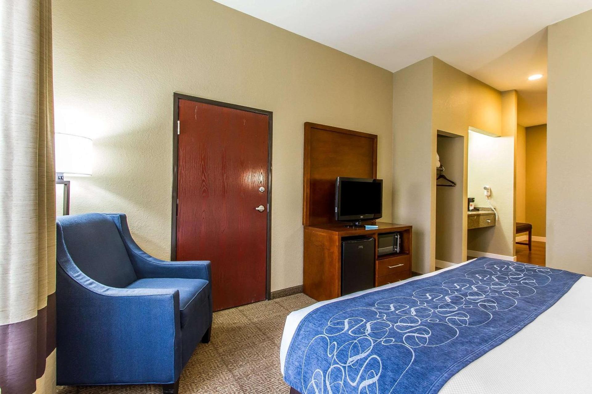 Comfort Suites Mattoon East photo 6