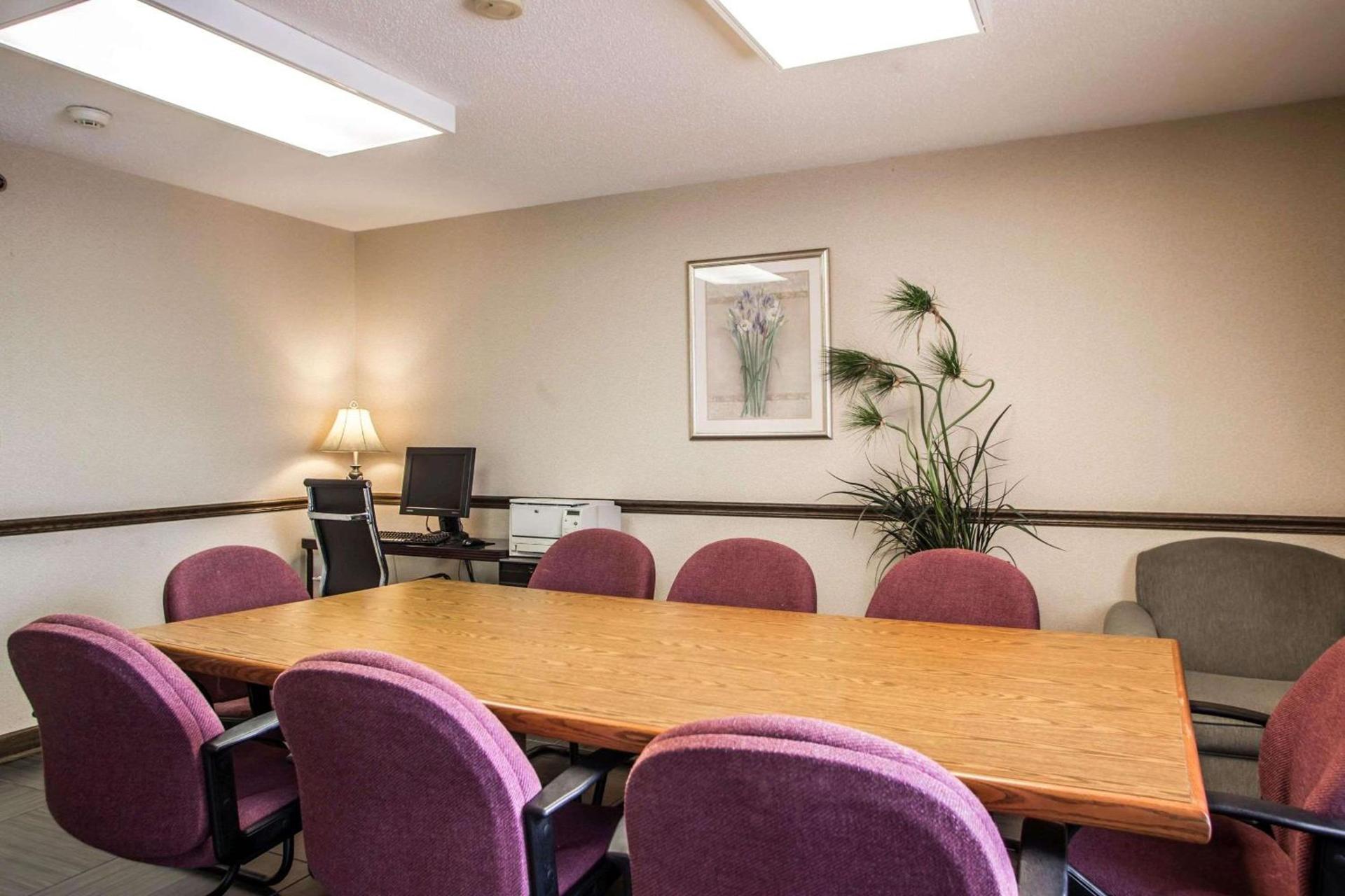 Quality Inn Elgin I-90 photo 30