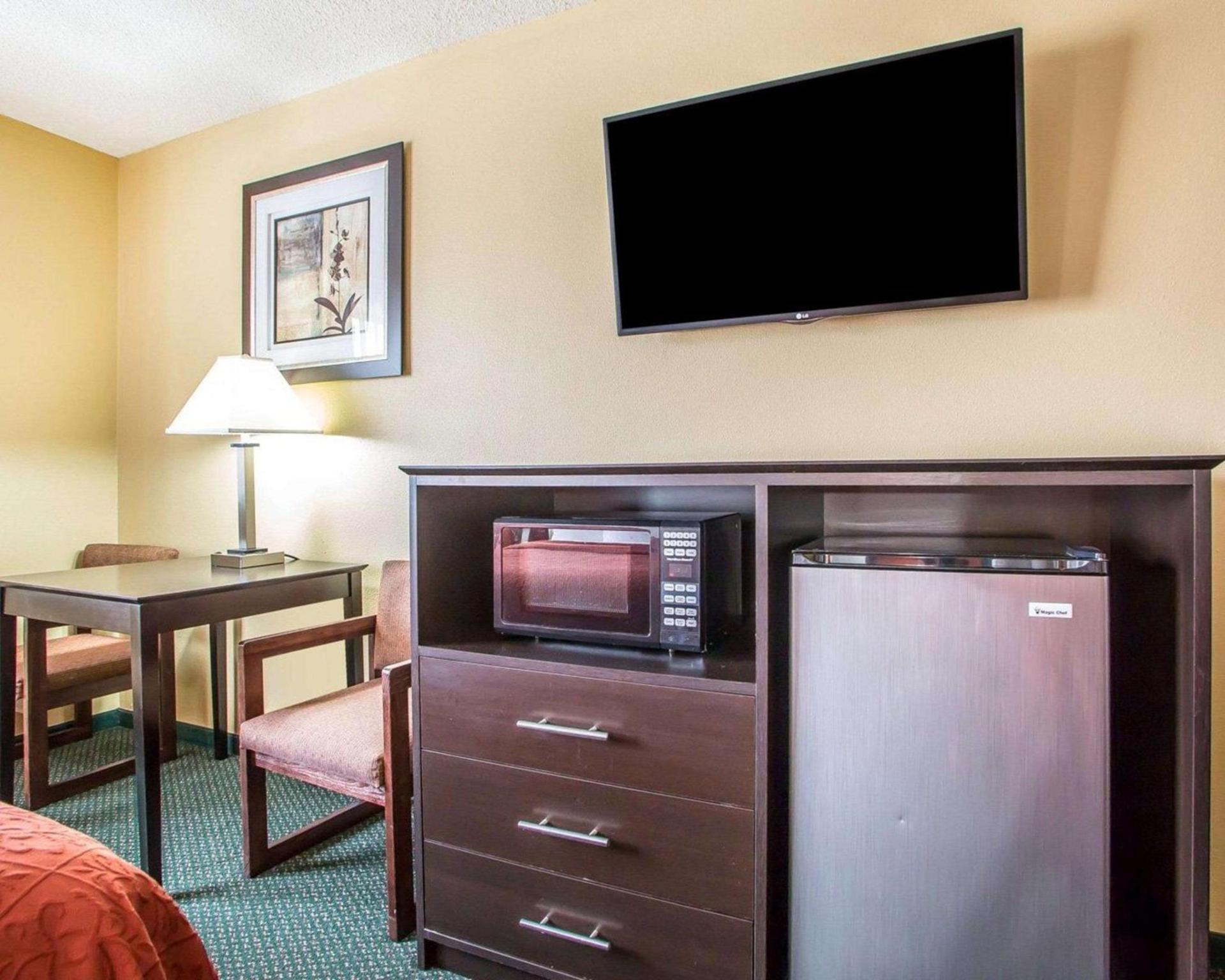 Quality Inn Morton at I-74 photo 4