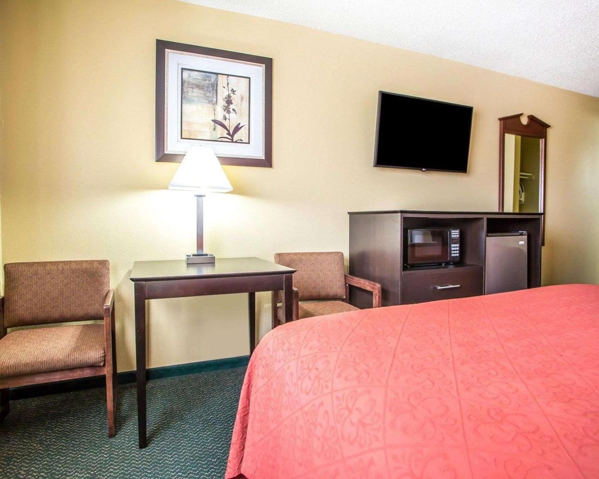 Quality Inn Morton at I-74 photo 14