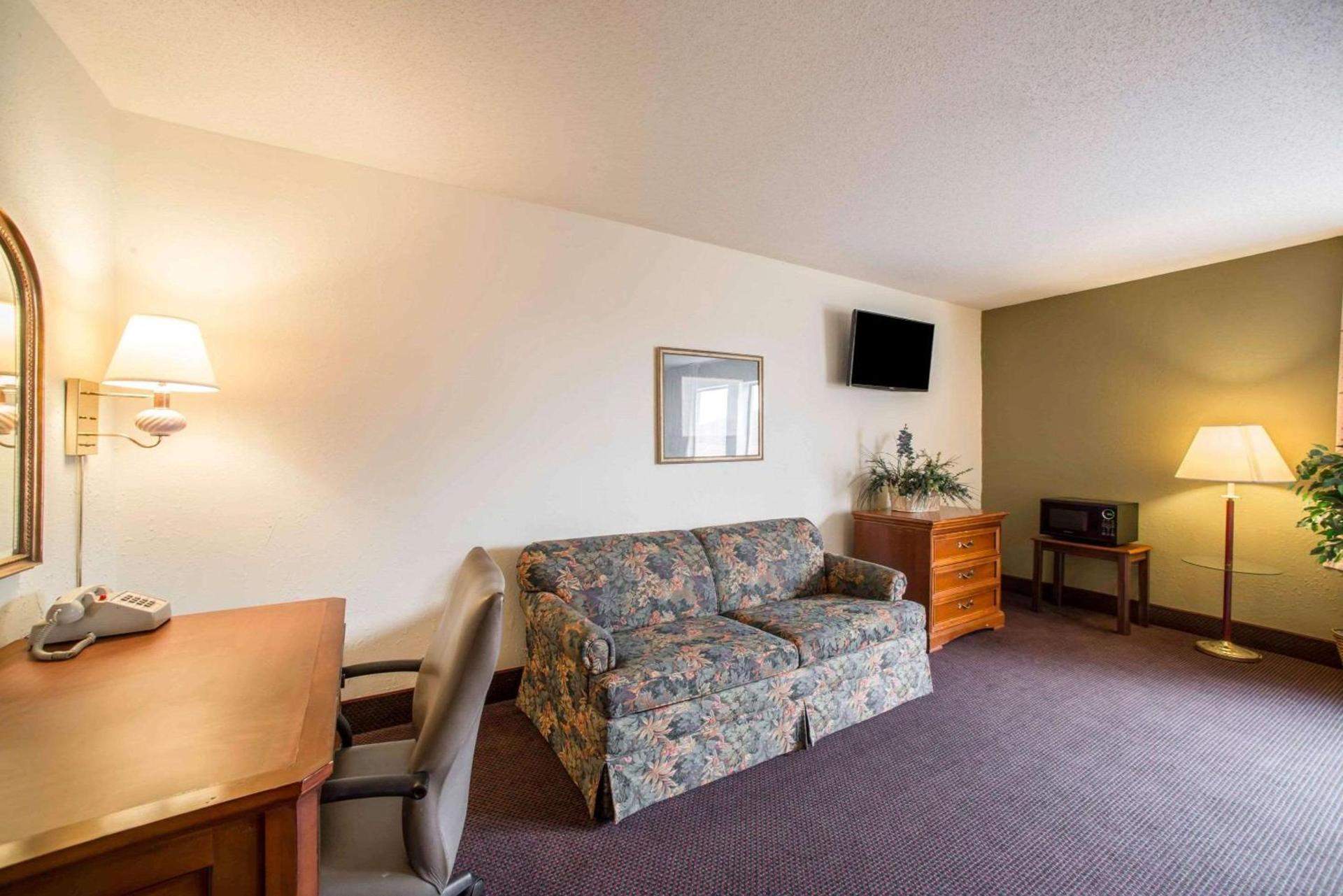 Econo Lodge Marion photo 28