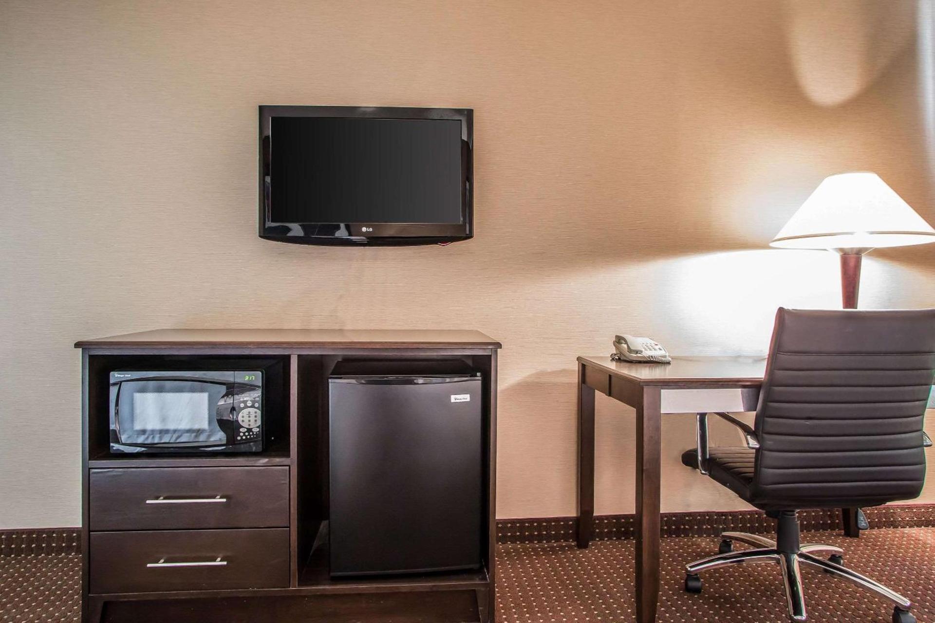 Quality Inn Elgin I-90 photo 26
