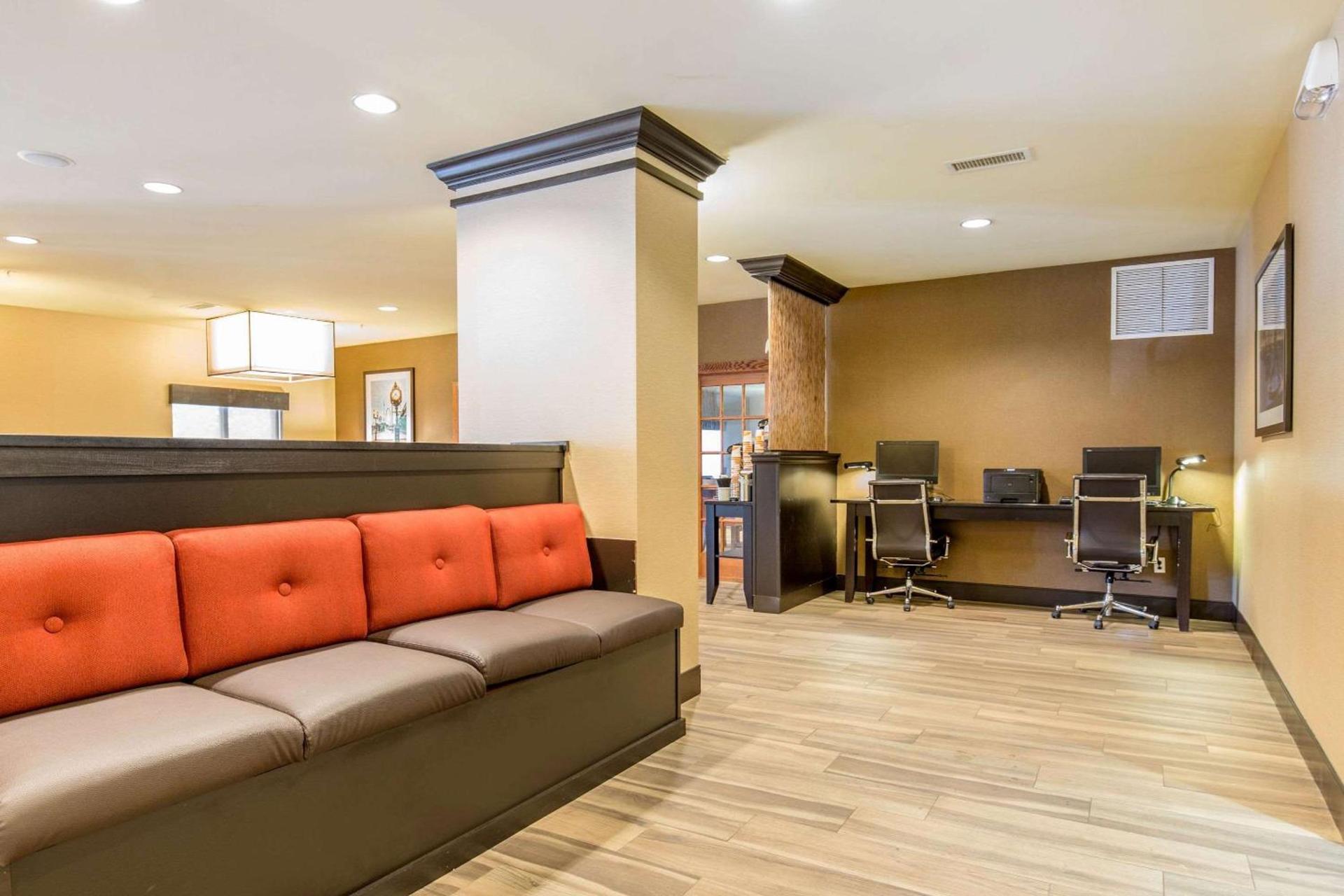 Comfort Suites Fairview Heights Saint Louis photo 5