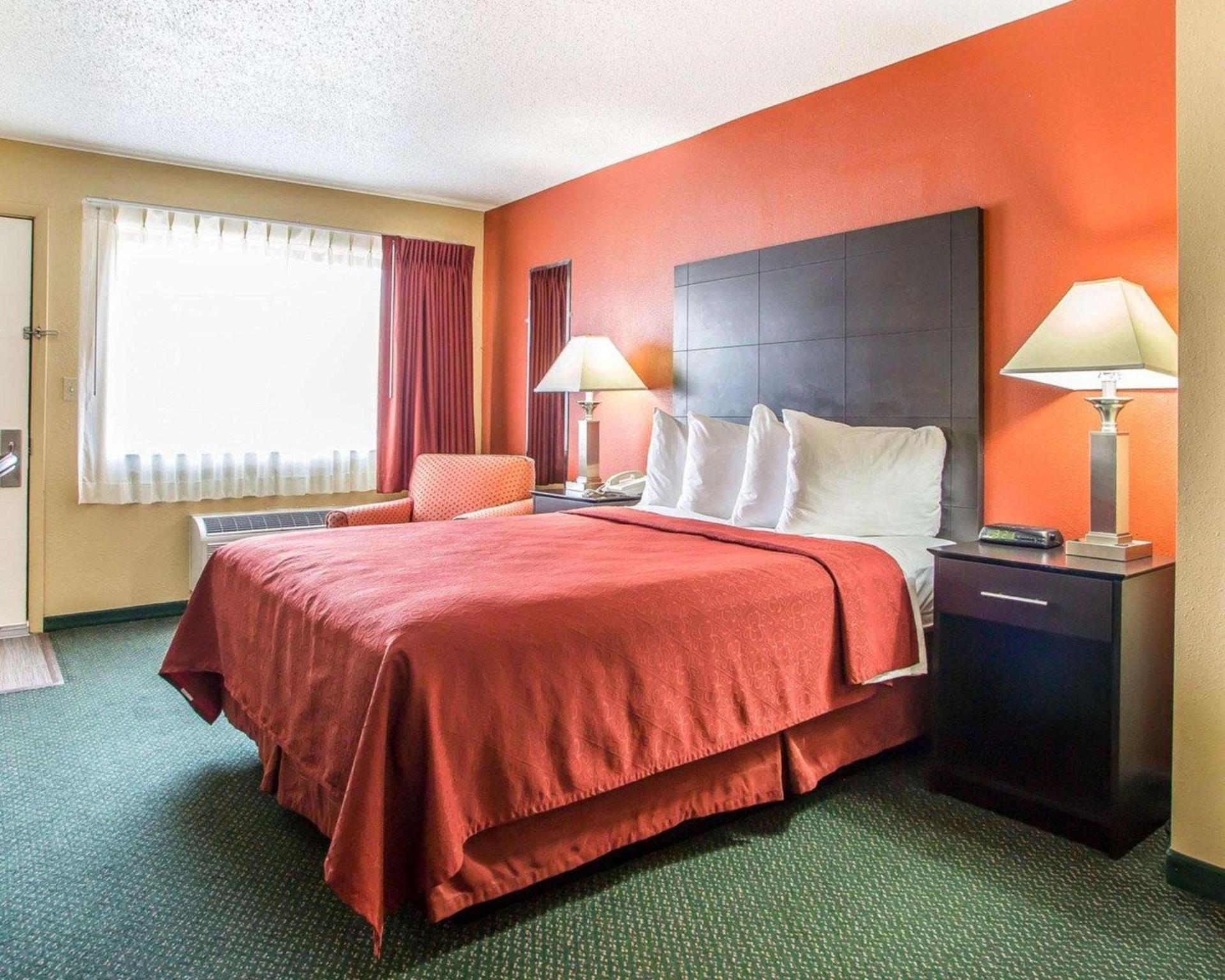 Quality Inn Morton at I-74 photo 12