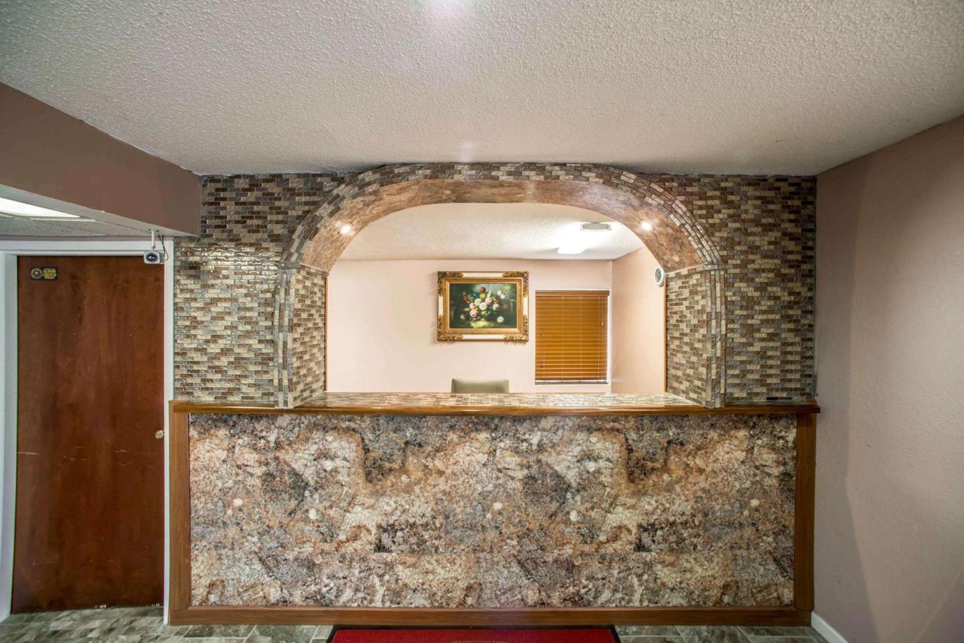 Econo Lodge Marion photo 6