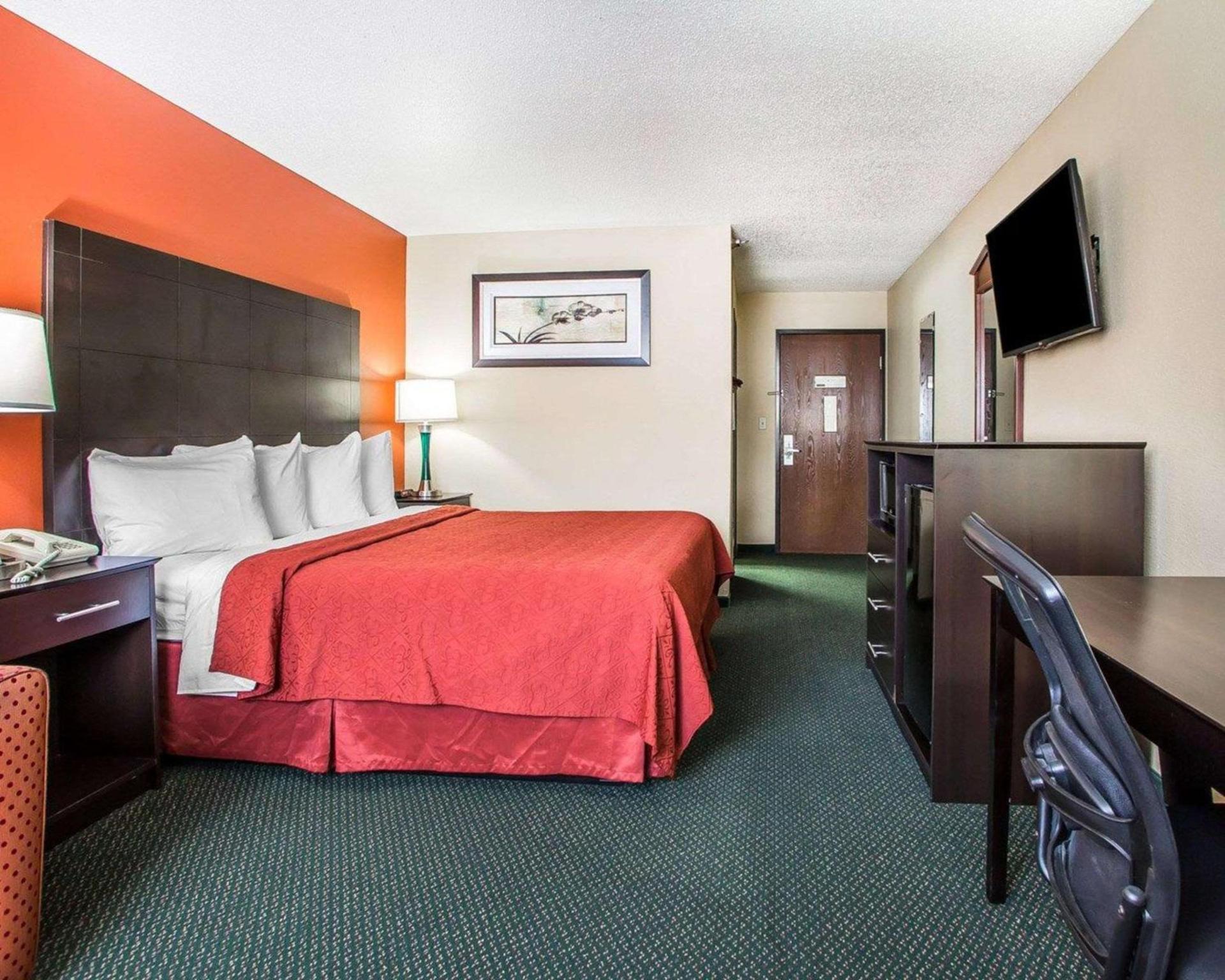 Quality Inn Morton at I-74 photo 8