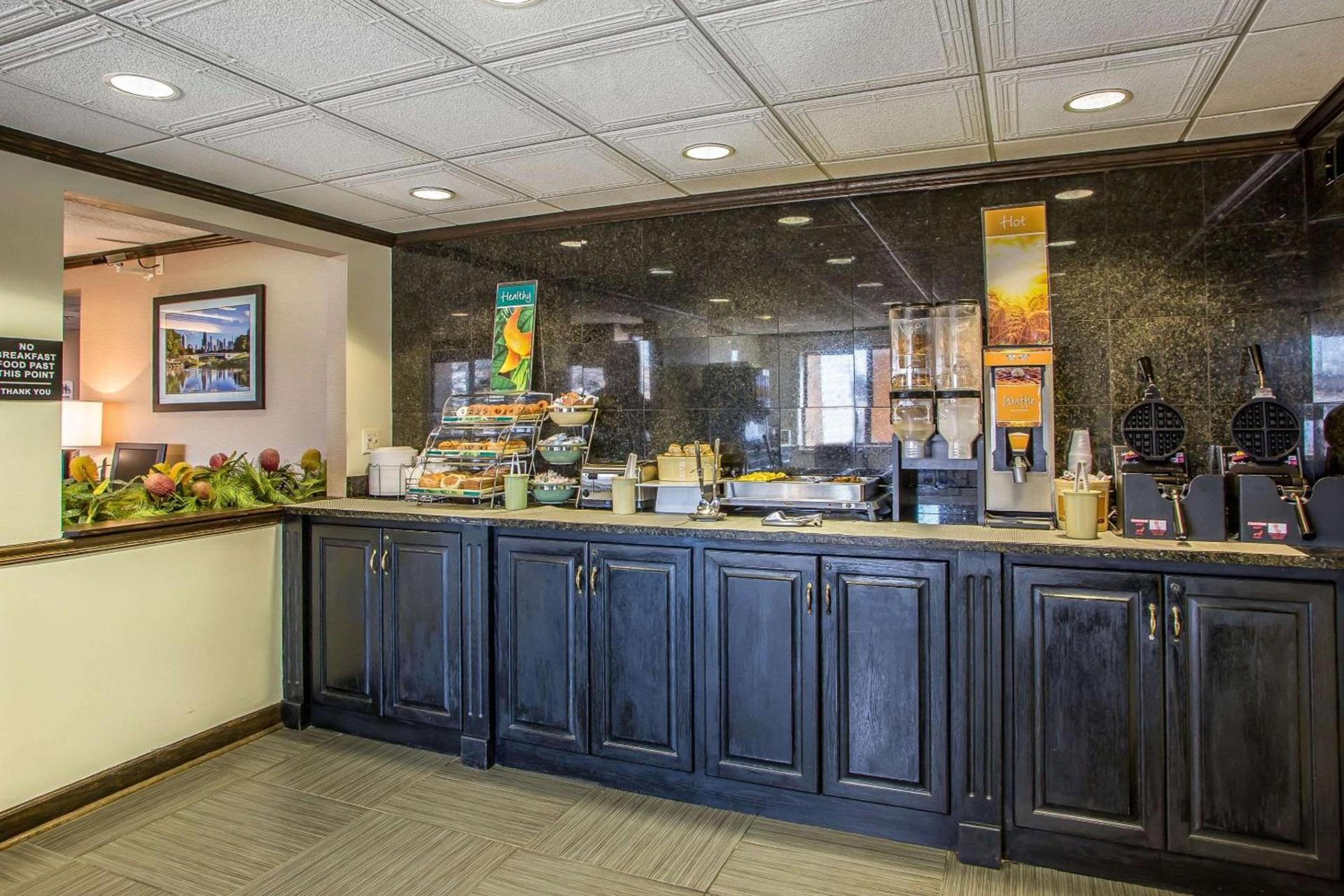 Quality Inn Elgin I-90 photo 19